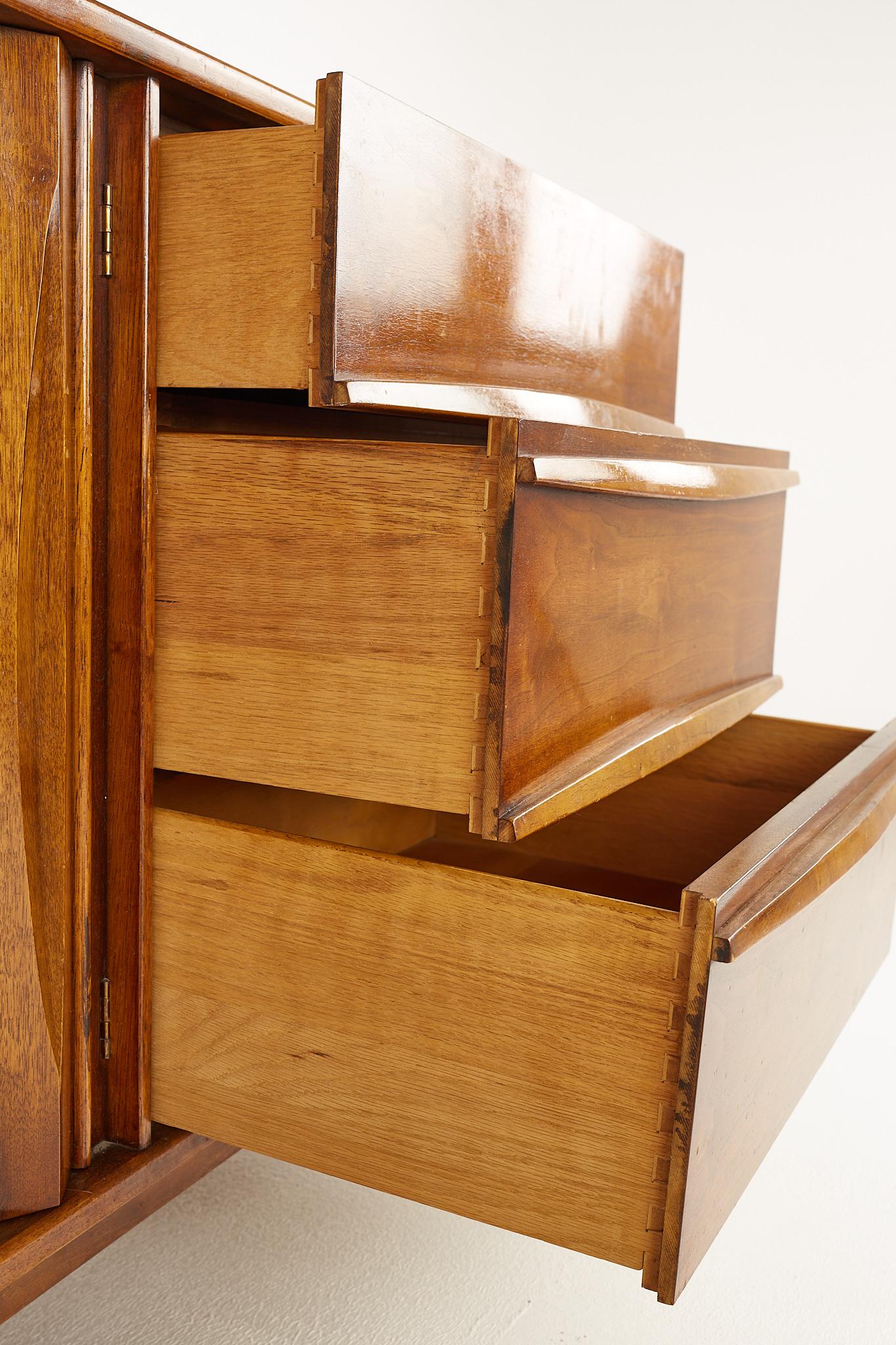 Thomasville Brutalist Mid Century Walnut Lowboy Dresser 5
