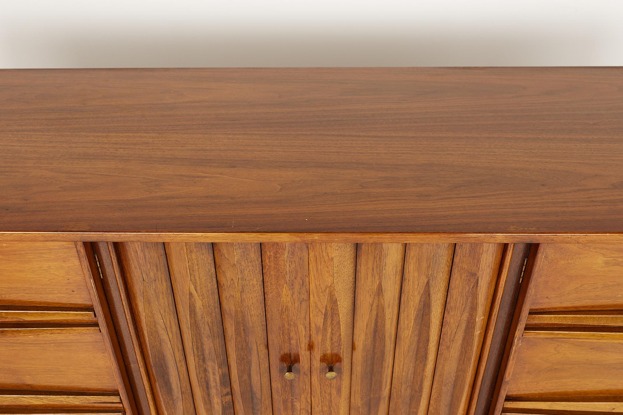 Thomasville Brutalist Mid Century Walnut Lowboy Dresser 2