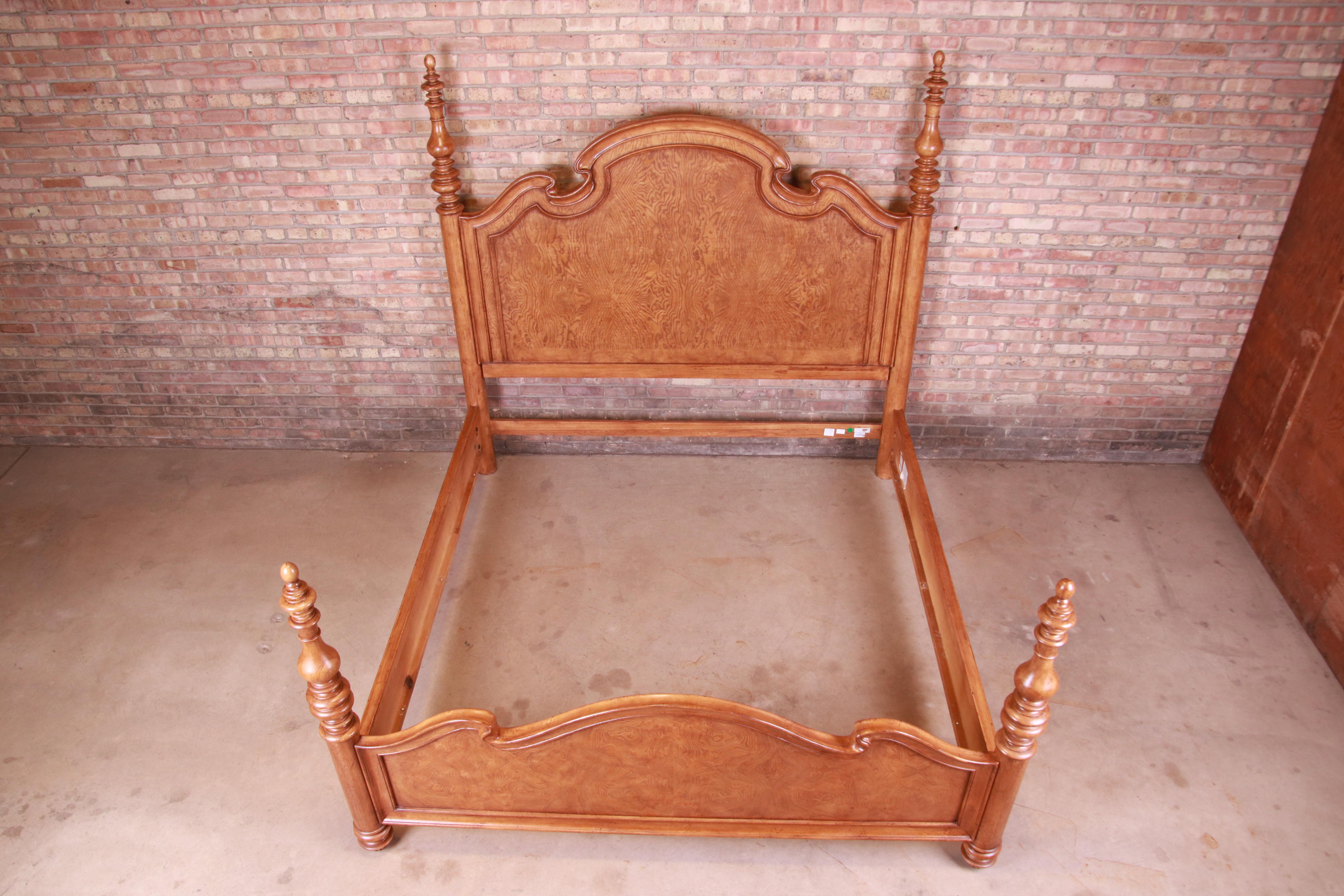 Thomasville Burl Wood King Size Poster Bed In Good Condition In South Bend, IN