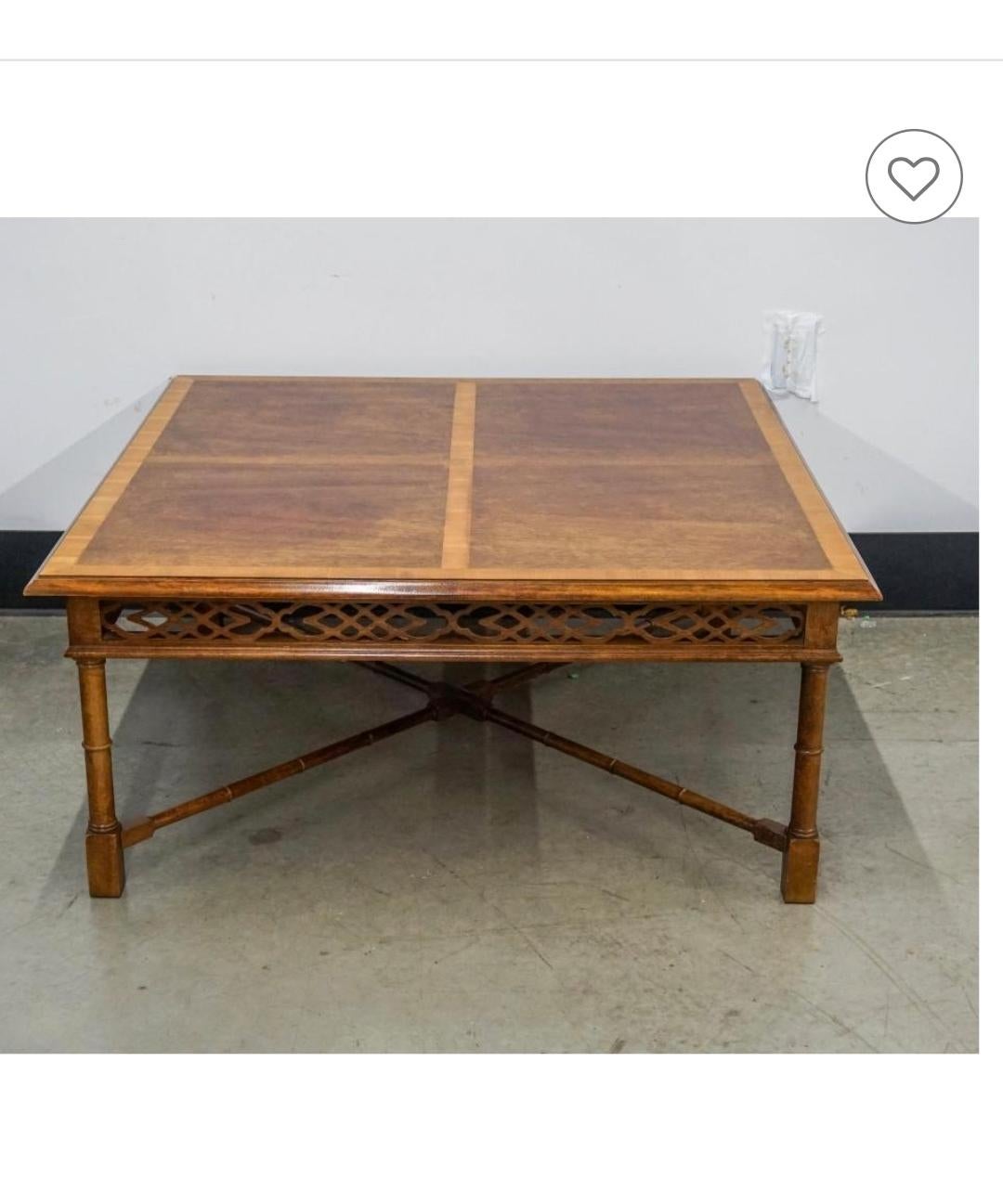 Thomasville Chinese Chippendale Cross-Banded Mahogany Faux Bamboo Coffee Table Estadounidense en venta