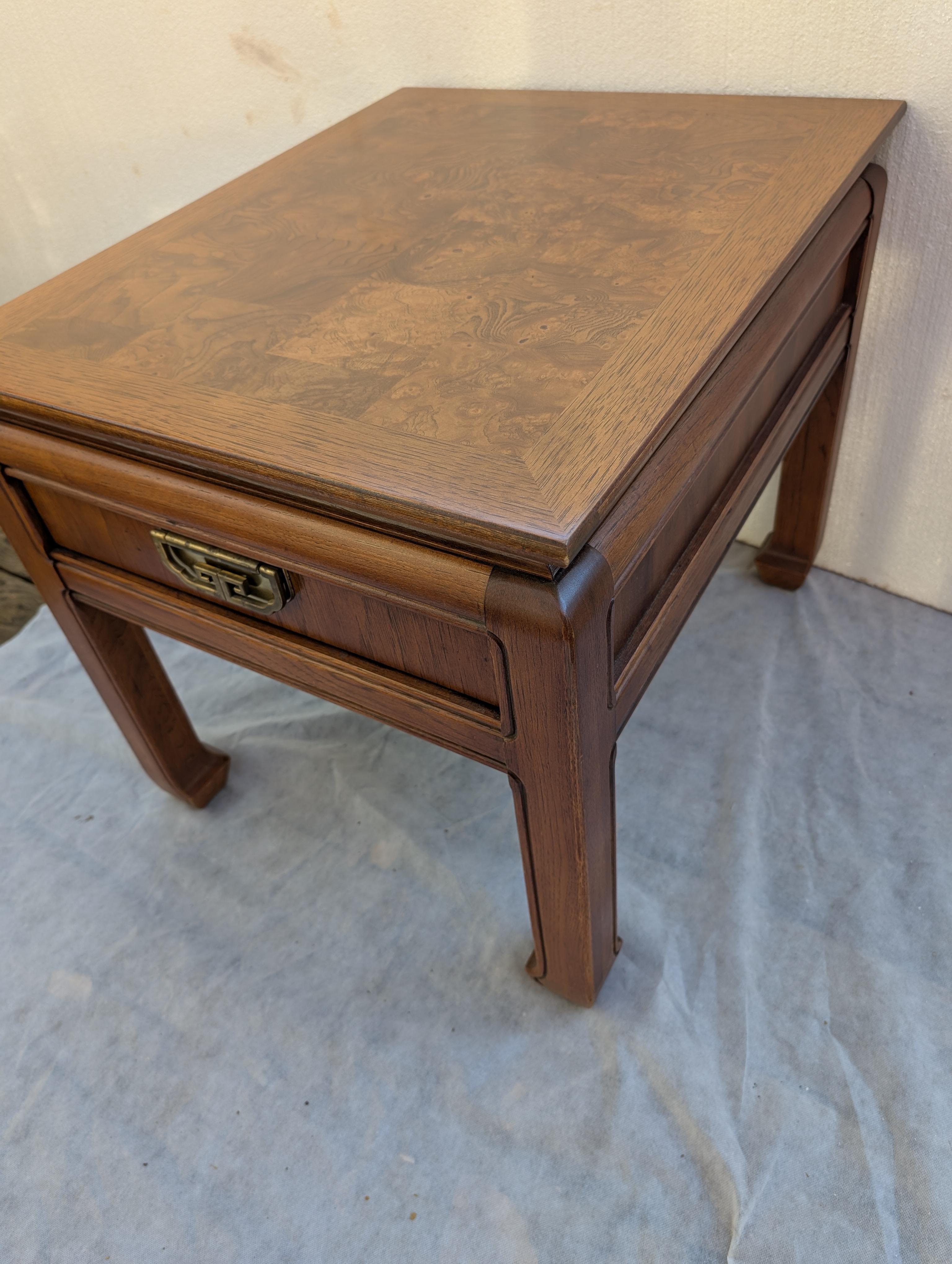 Table Pagode à plateau en bois d'ébène de style Chinoiserie de Thomasville en vente 12