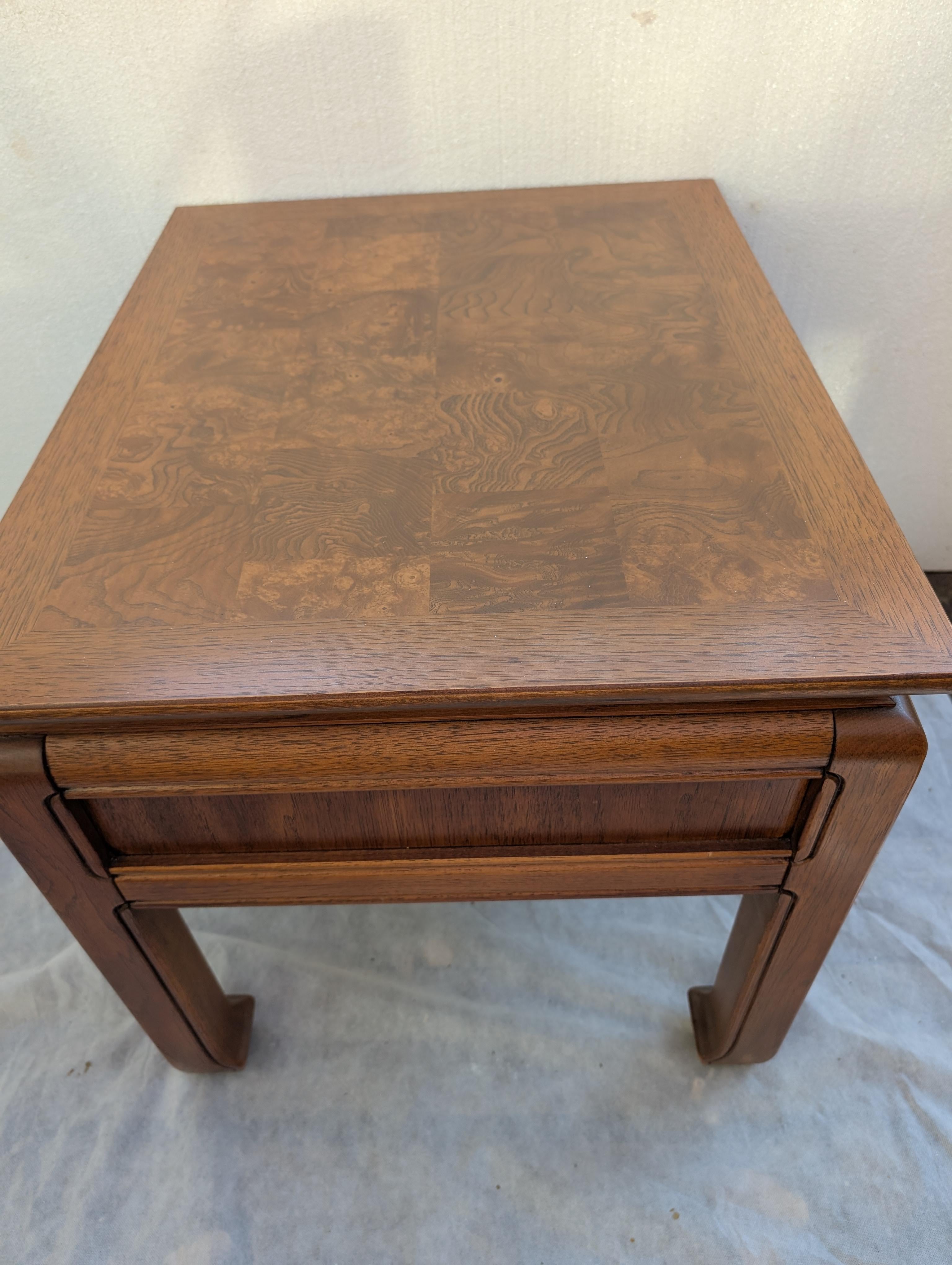 Table Pagode à plateau en bois d'ébène de style Chinoiserie de Thomasville en vente 13