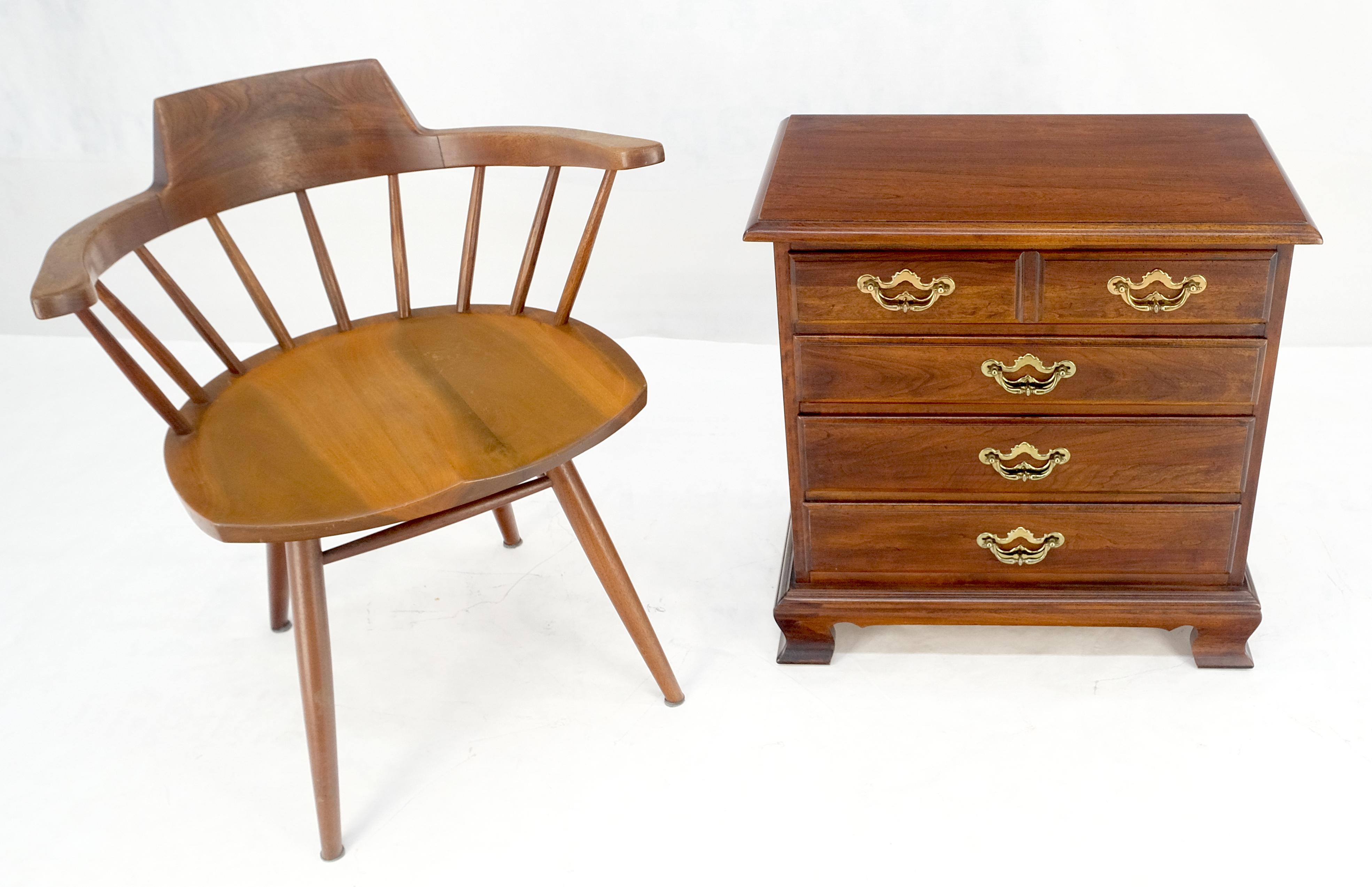 Thomasville Style Chippendale Cerisier massif 4 tiroirs Table de nuit Table d'appoint MINT en vente 2