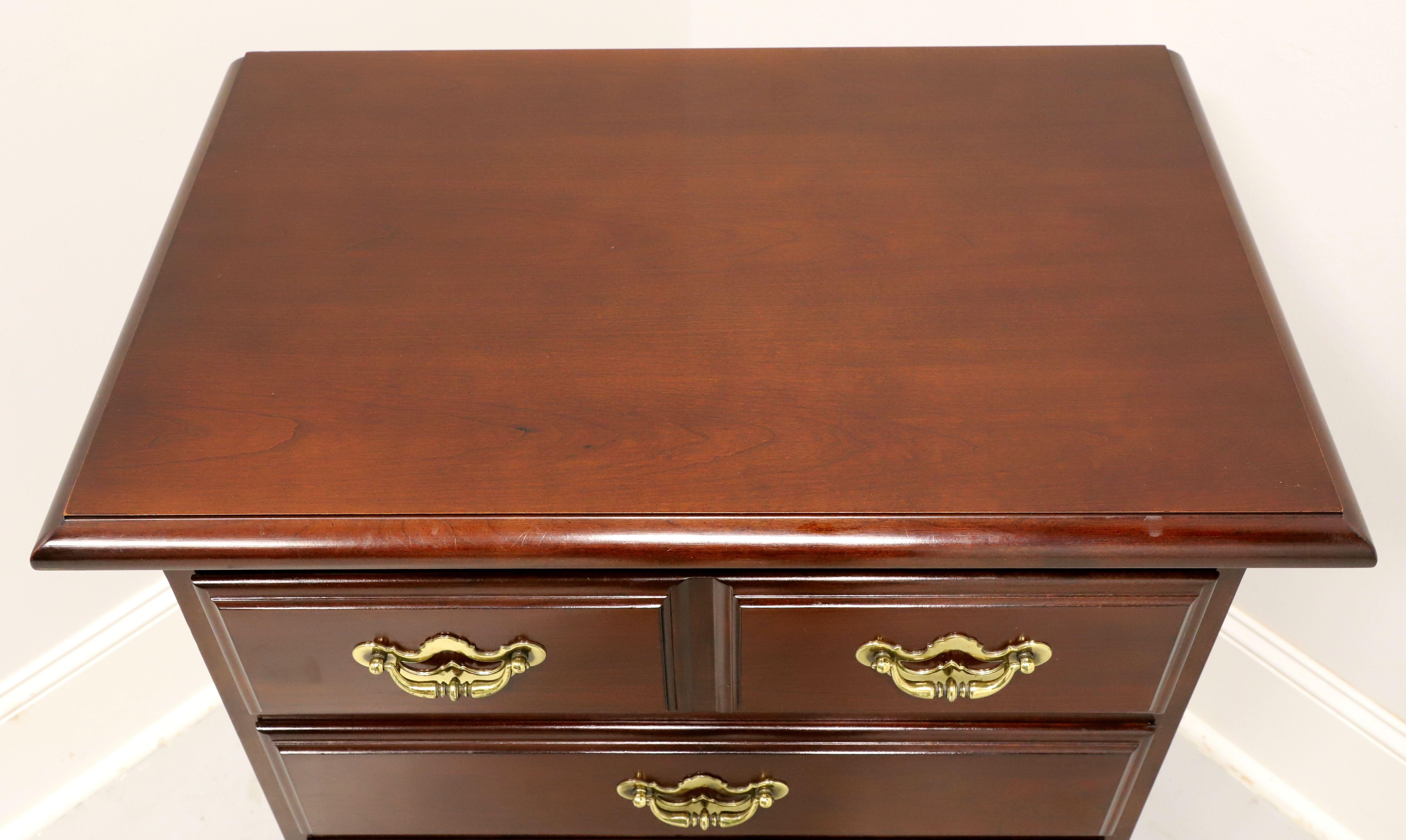 THOMASVILLE Collectors Cherry Chippendale Nightstand Bedside Chest In Good Condition In Charlotte, NC