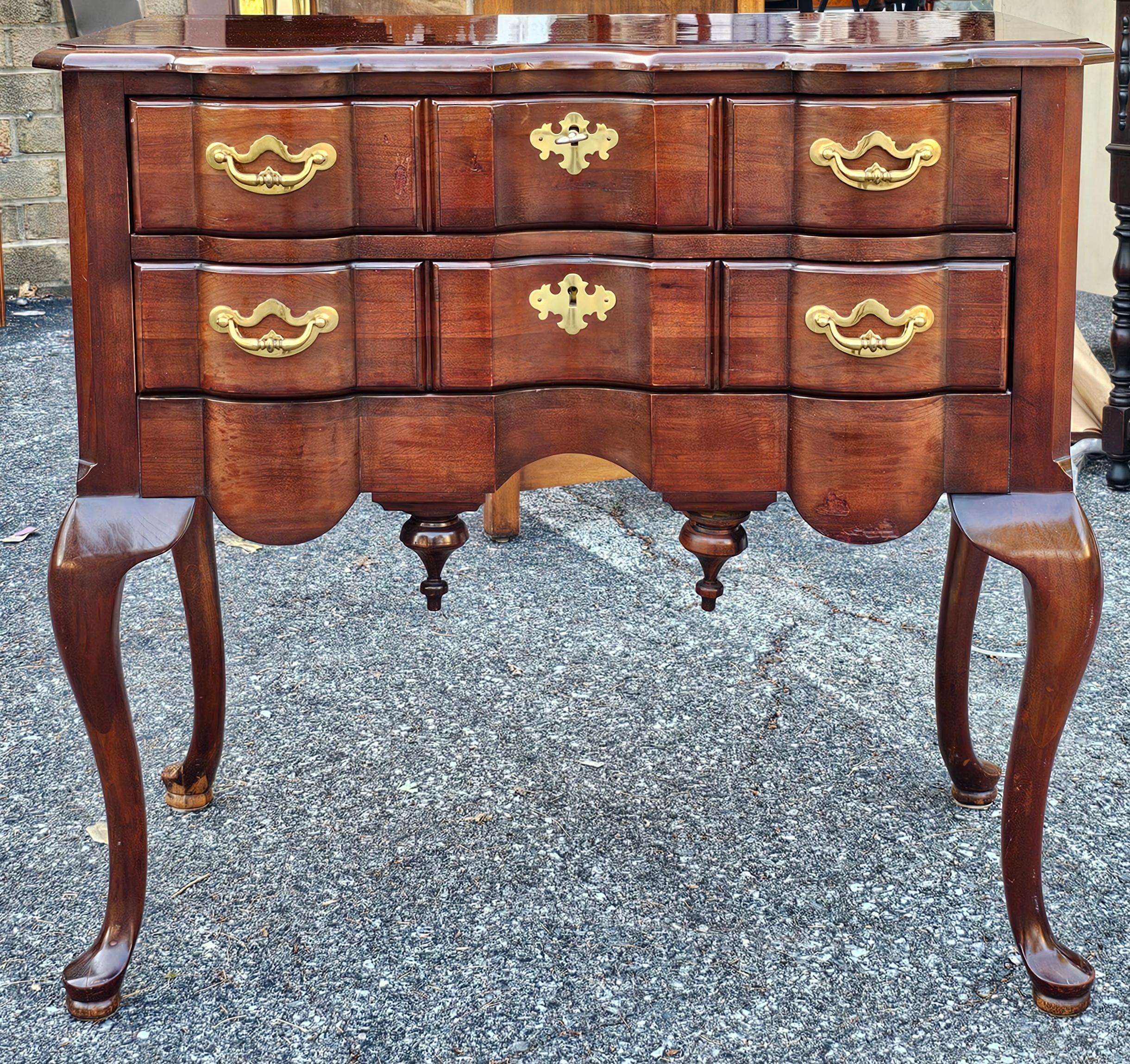 Queen Anne Thomasville Collector's Cherry Silver Anniversary Blockfront Lowboy For Sale