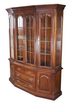 Thomasville Collectors Cherry Traditional Canted Front Lighted China Cabinet
