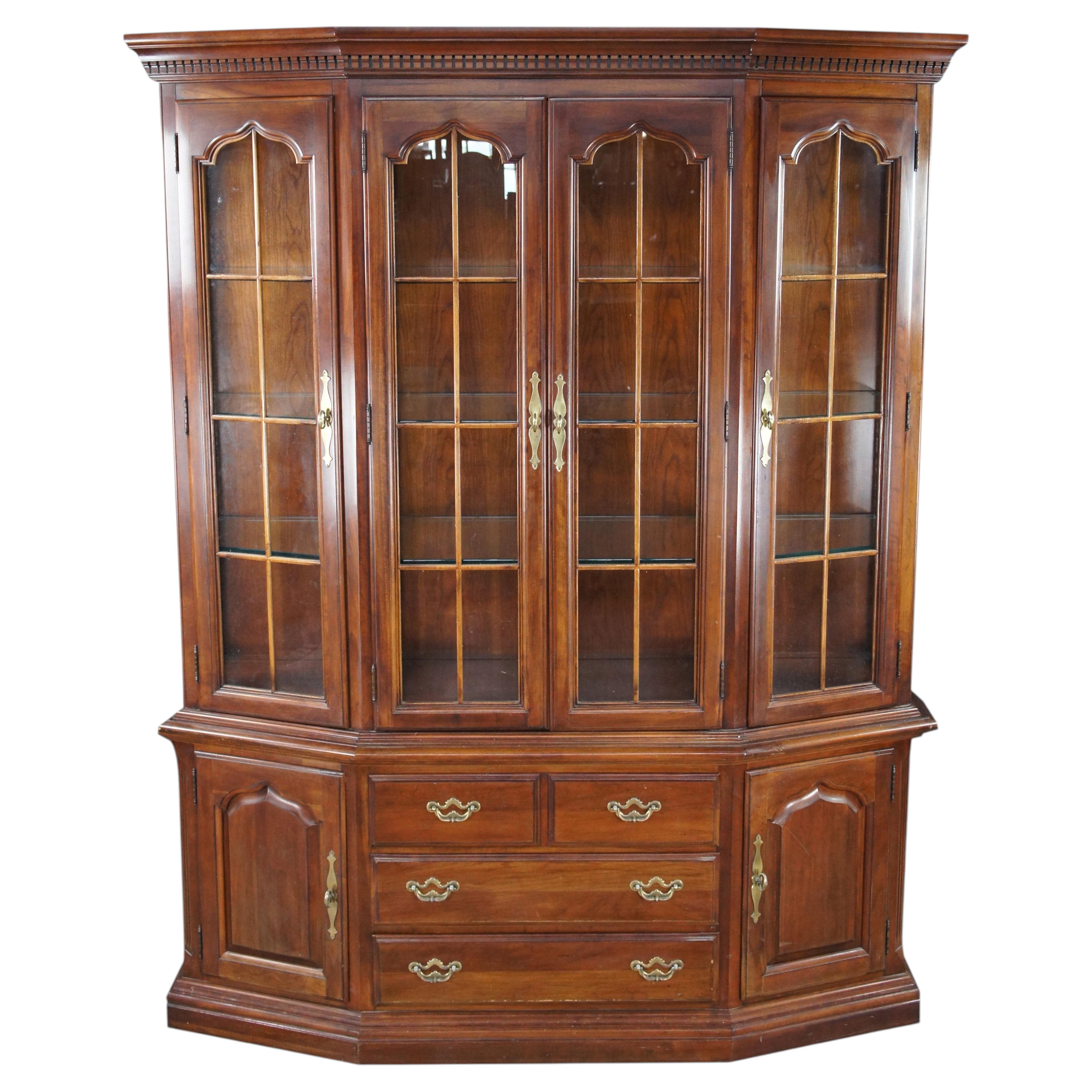 Thomasville Collectors Cherry Traditional Canted Front Lighted China Cabinet