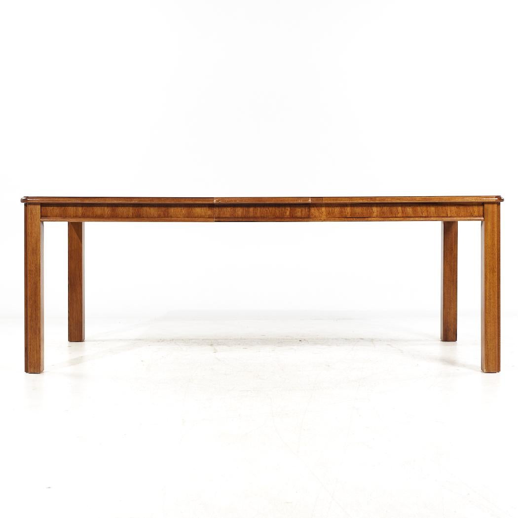 Thomasville Contemporary Walnut Expanding Dining Table with 2 Leaves For Sale 2