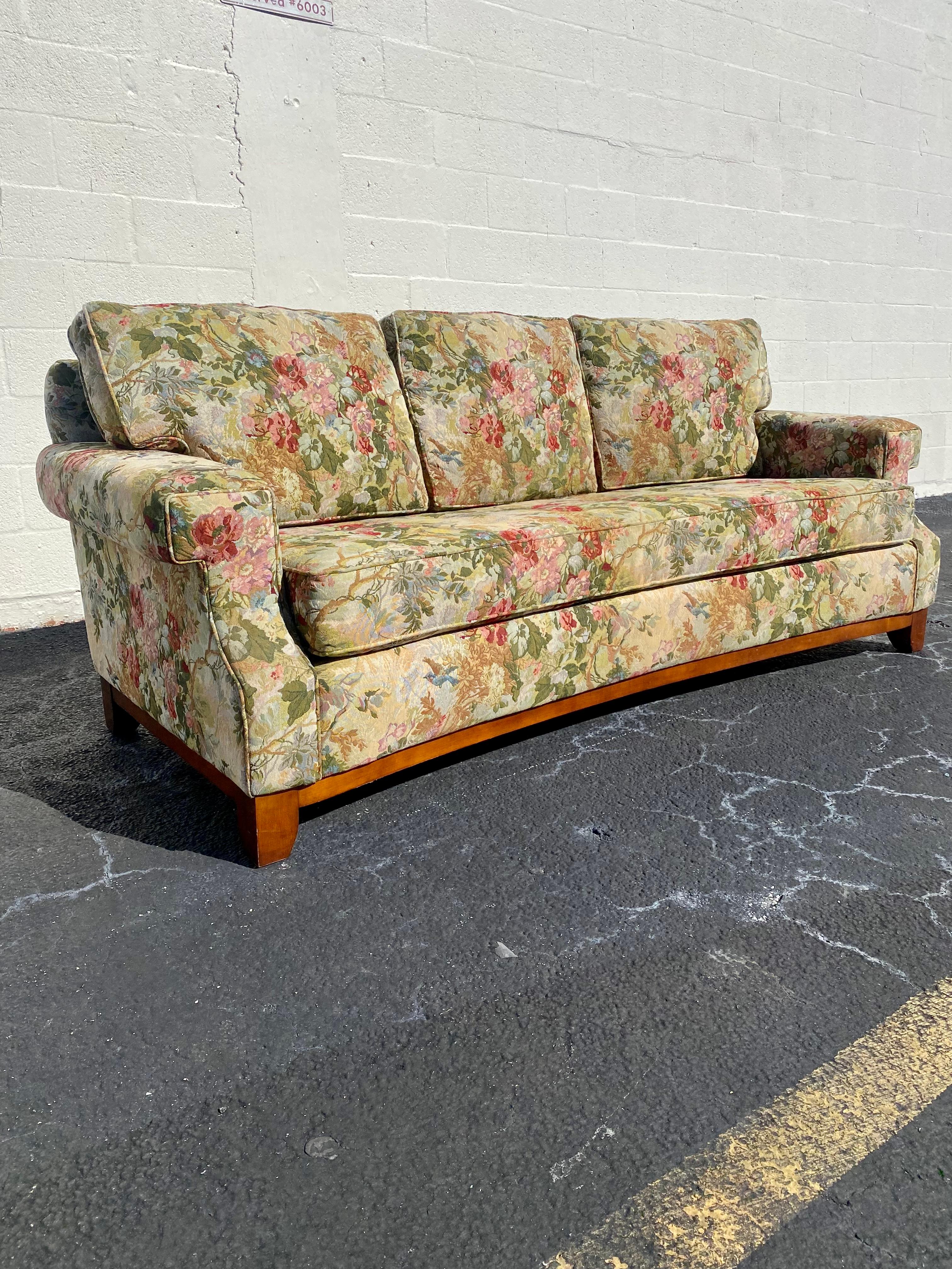 On offer on this occasion is one of the most stunning, sofa you could hope to find. Outstanding design is exhibited throughout. The beautiful sofa is statement piece which is also extremely comfortable and packed with personality!  Just look at the