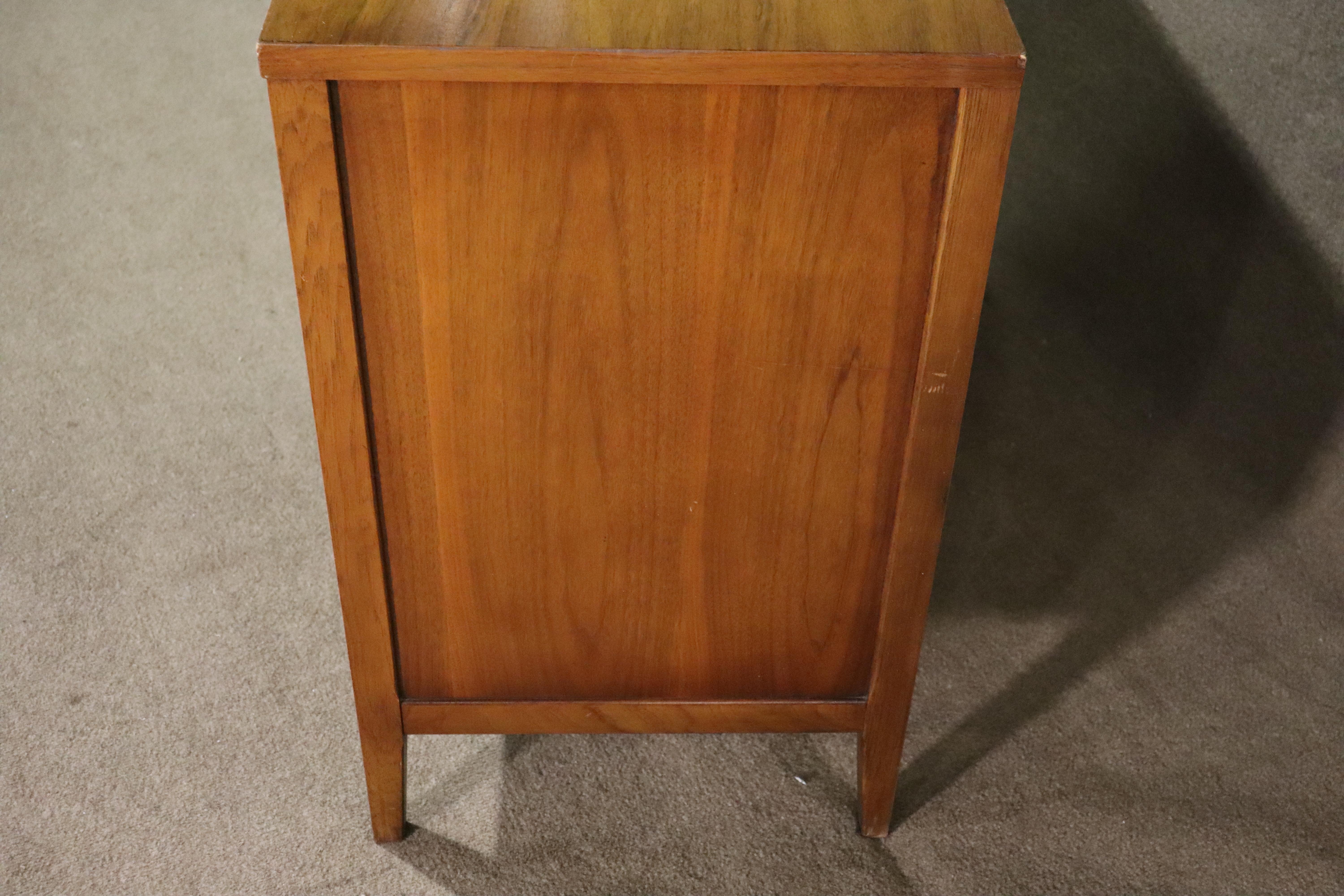 20th Century Thomasville Dresser For Sale