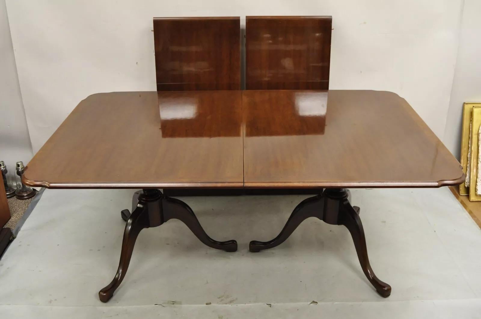 Vintage Thomasville Duncan Phyfe Mahogany Double Pedestal Base Dining Table w/ (2) 20
