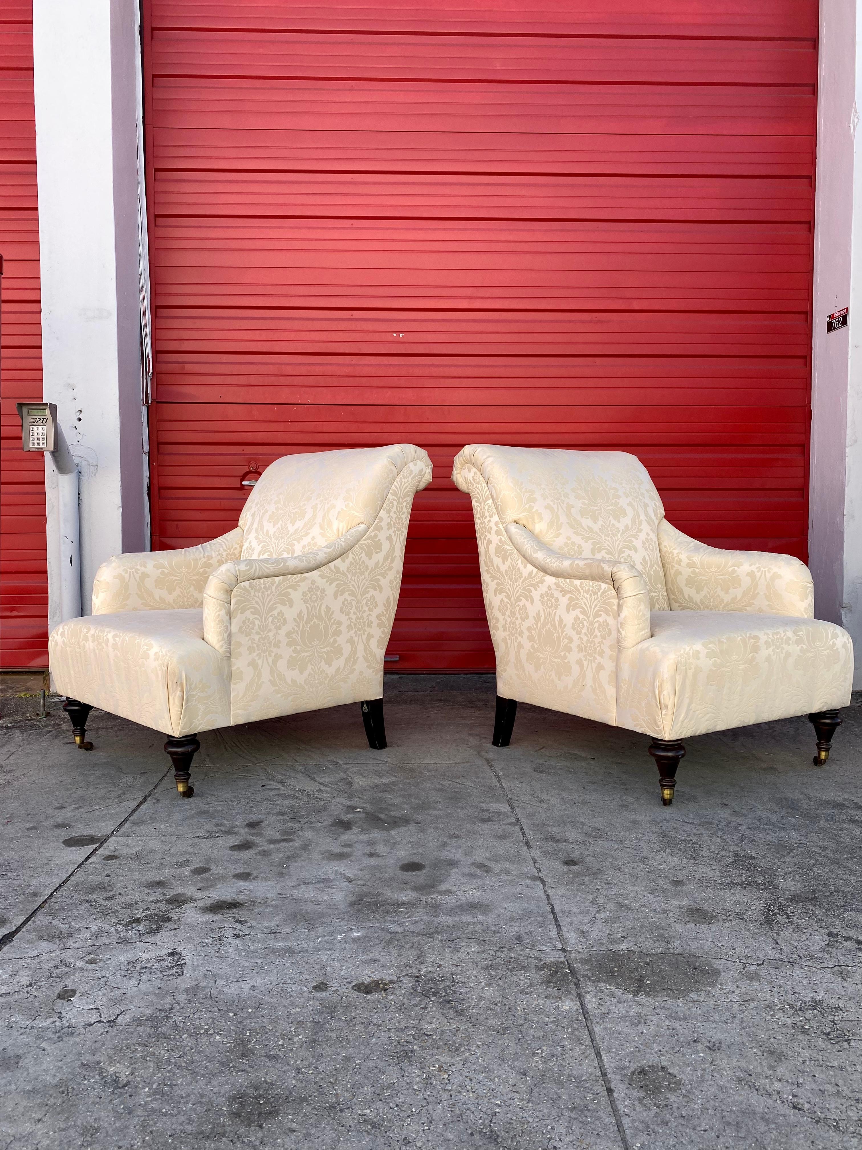 Contemporary Thomasville English Light Beige Damask Silk Chairs on Castors, Set of 2 For Sale