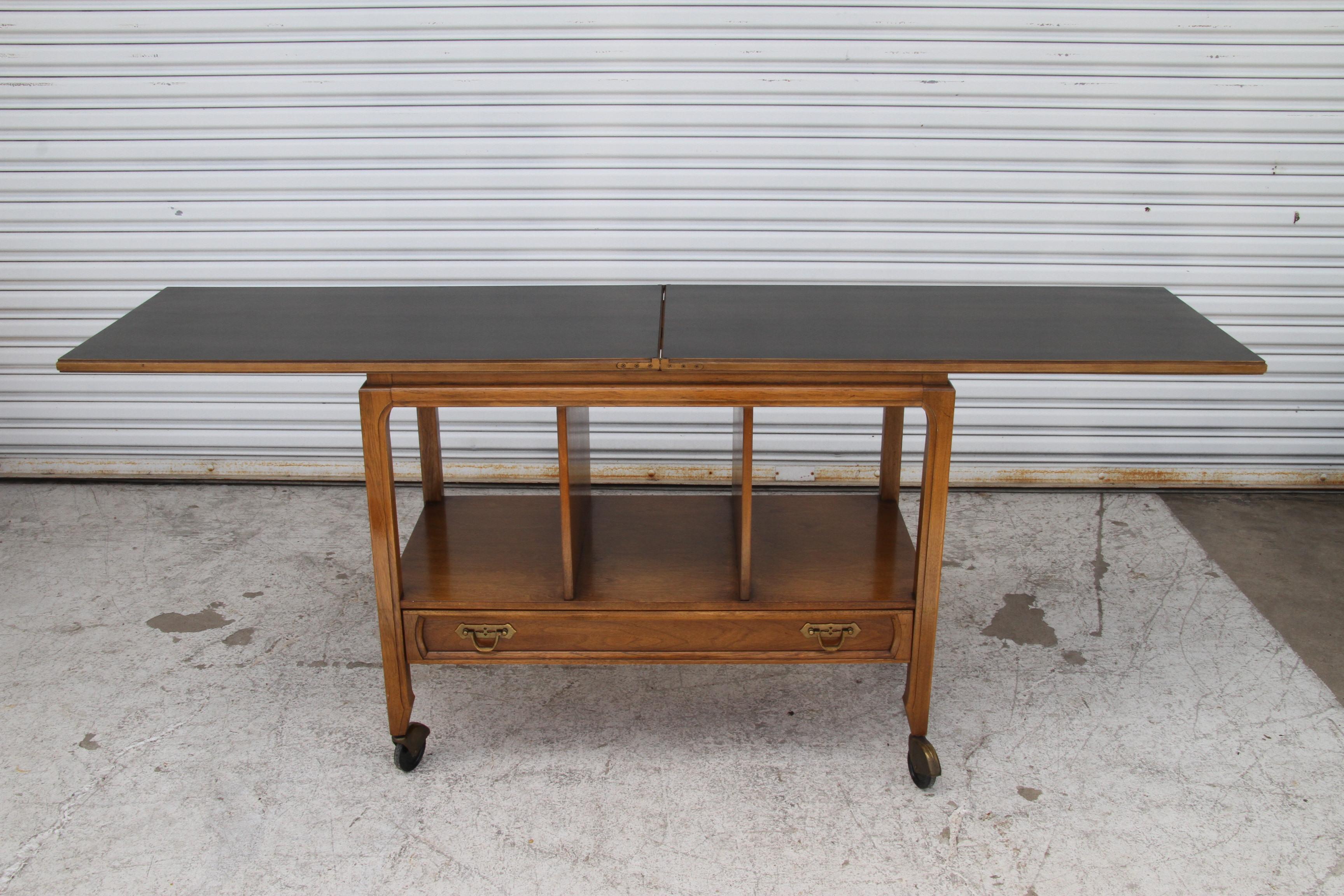Thomasville Expandable Bar Cart Server In Good Condition For Sale In Pasadena, TX