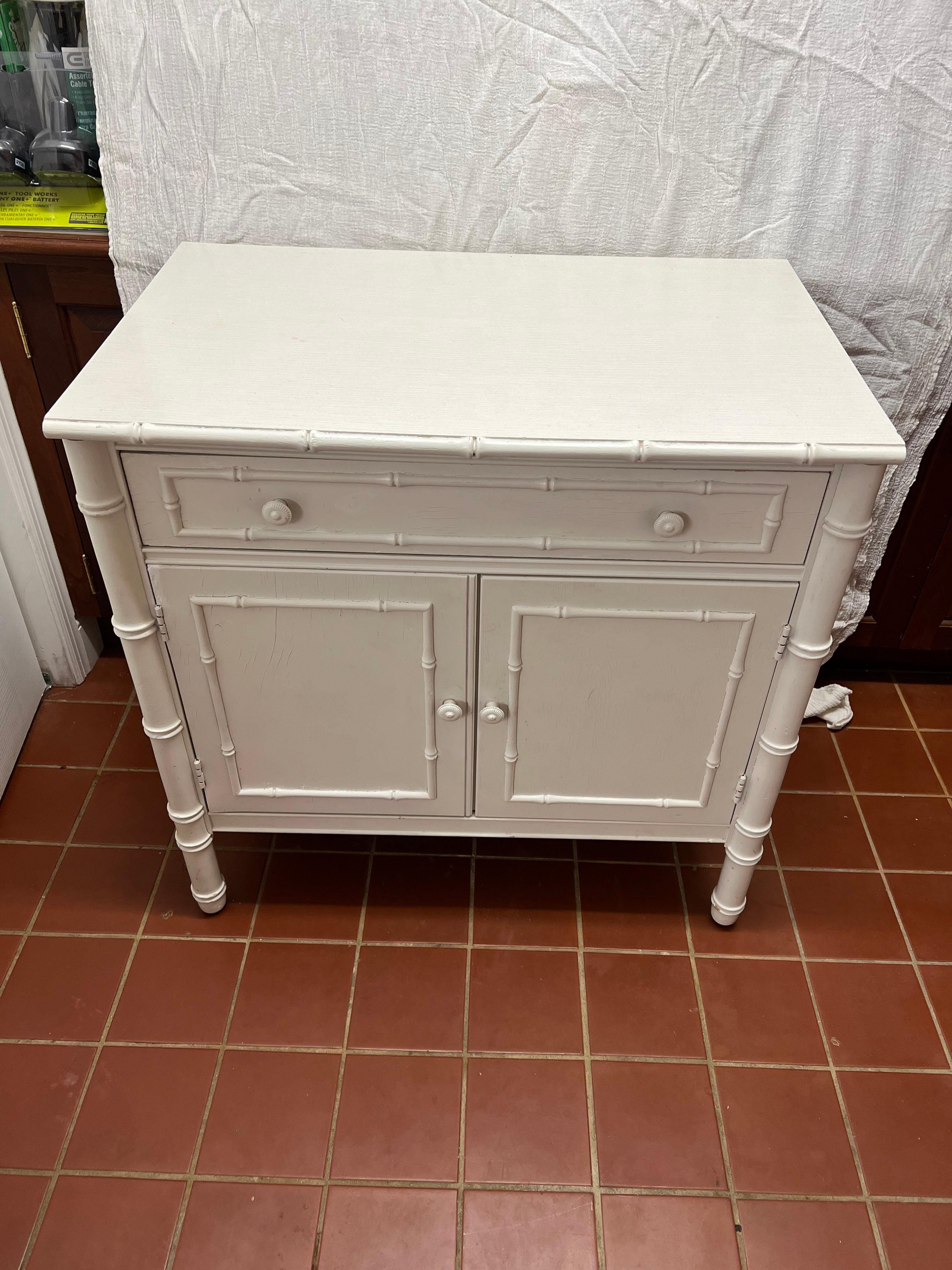 Thomasville Allegro Faux Bamboo Cabinet in White In Good Condition In Redding, CT