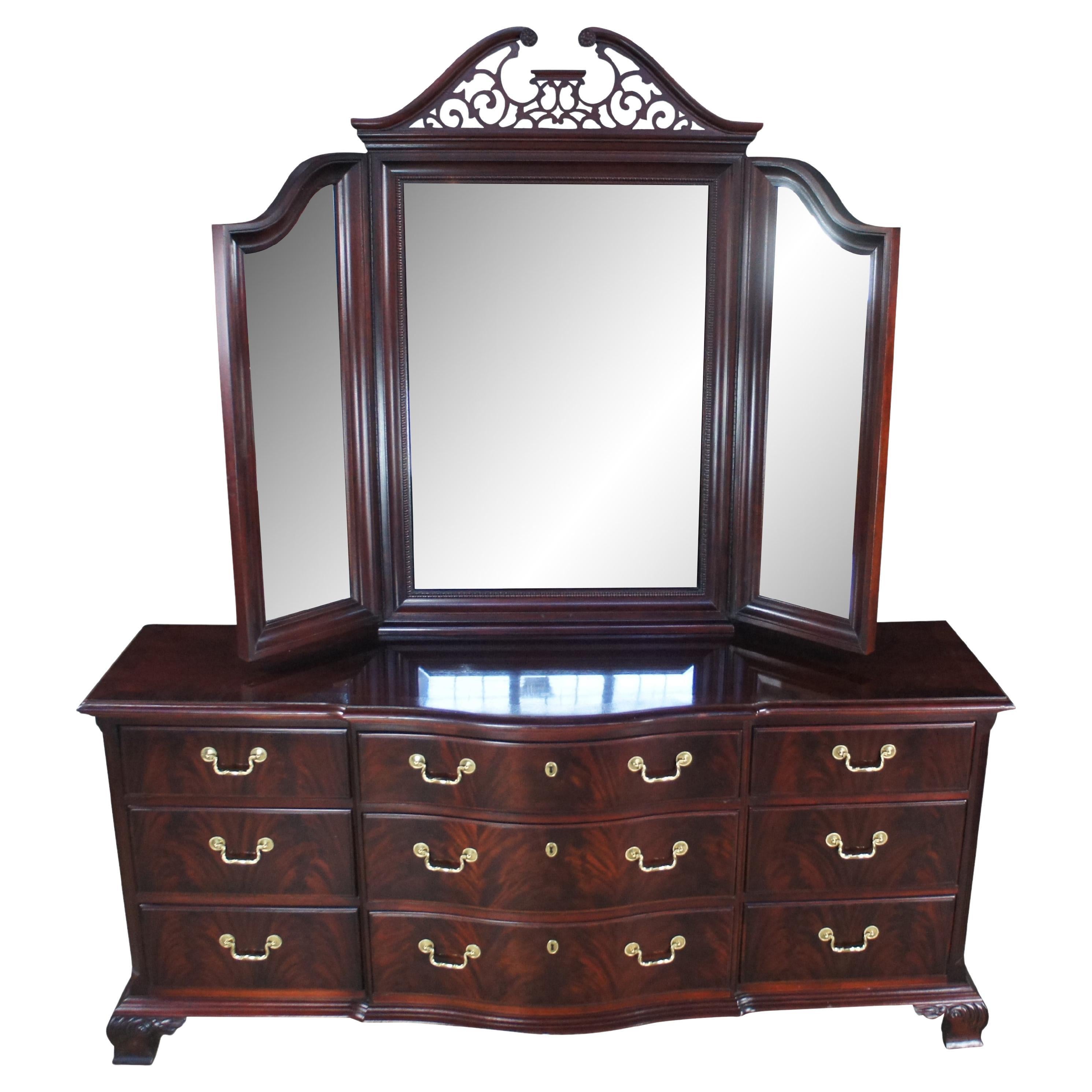 Thomasville Flame Mahogany Bow Front Dresser w Trifold Mirror 
Jewelry Case For Sale