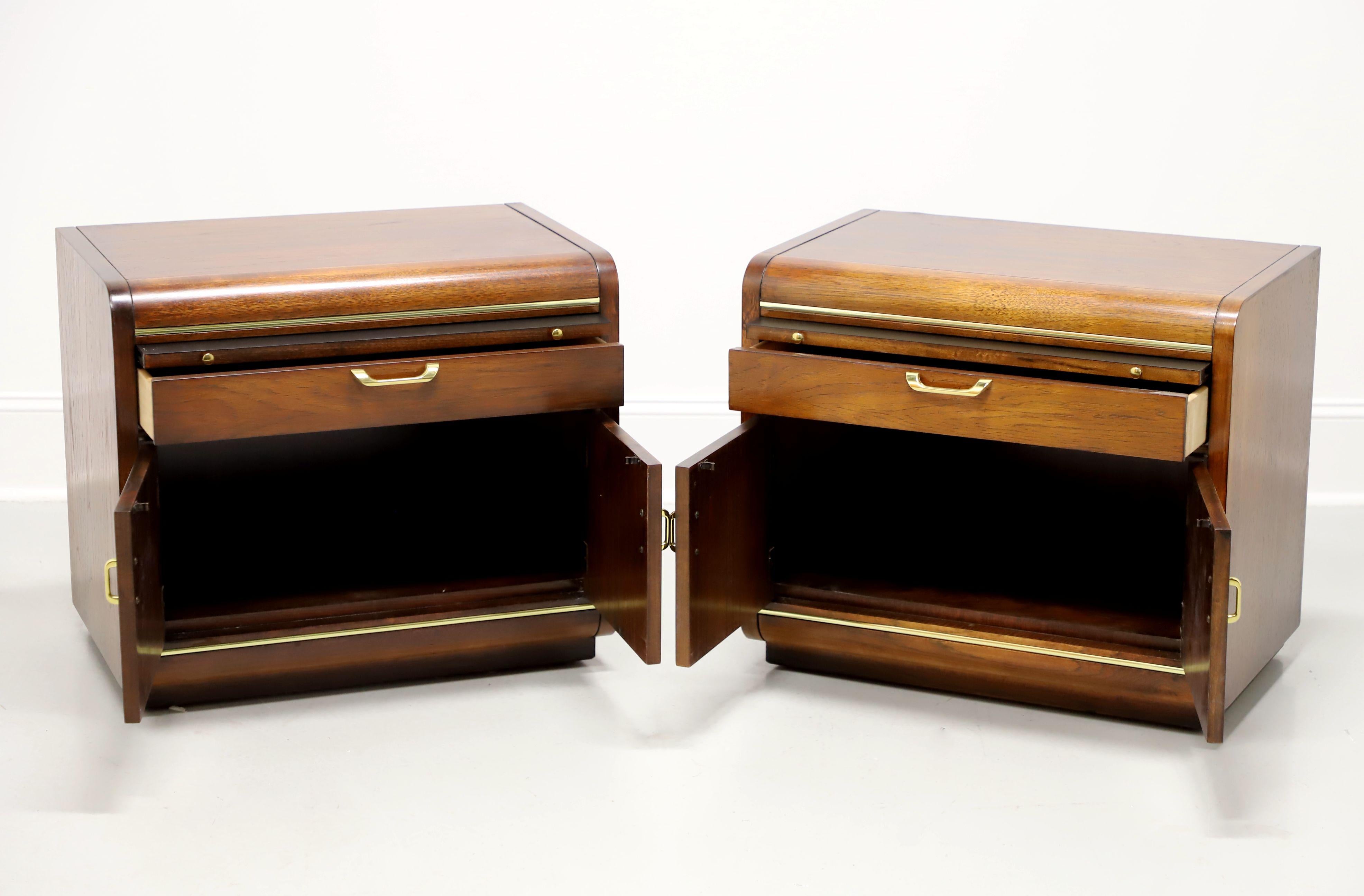 THOMASVILLE Founders Collection Walnut Post-Modern Nightstands - Pair In Good Condition For Sale In Charlotte, NC