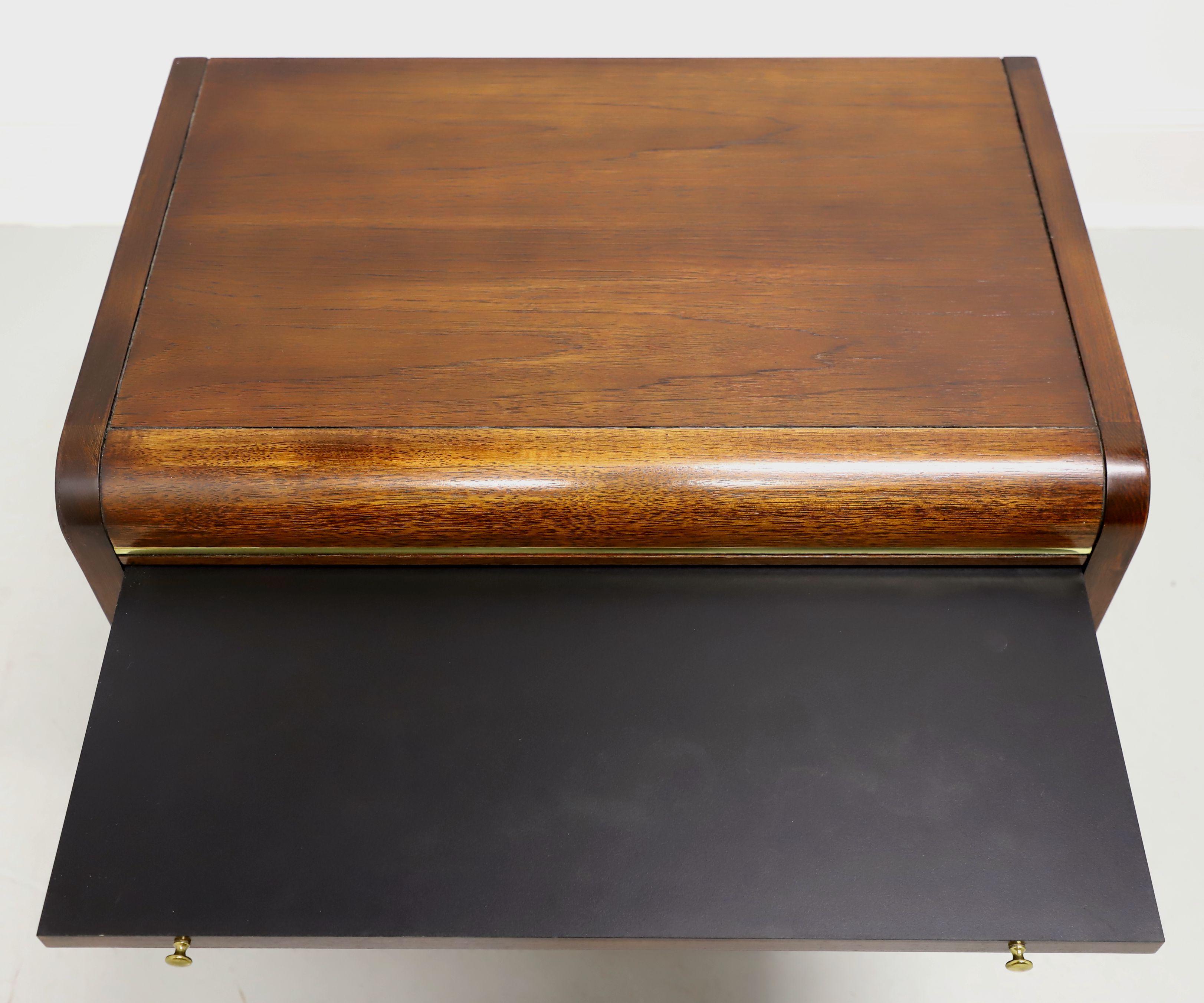 20th Century THOMASVILLE Founders Collection Walnut Post-Modern Nightstands - Pair For Sale