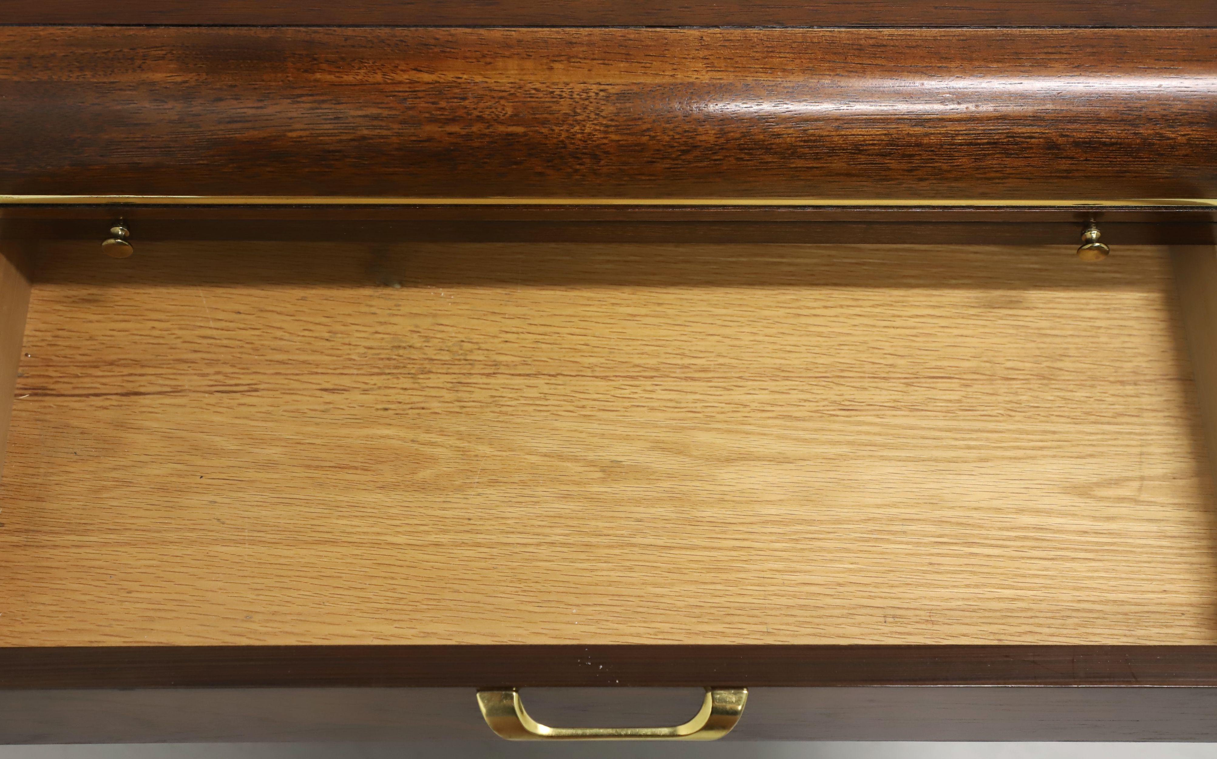 THOMASVILLE Founders Collection Walnut Post-Modern Nightstands - Pair For Sale 1