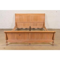 Thomasville French Country Carved Oak King Size Sleigh Bed