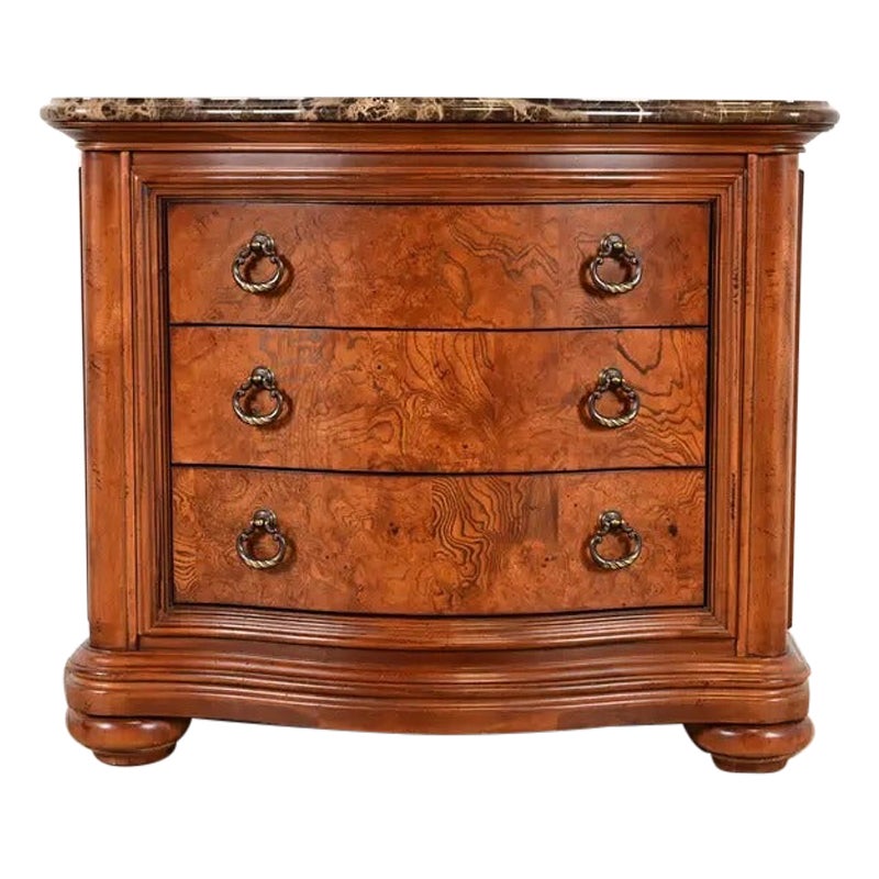 Commode en bois de ronce Louis Philippe avec dessus en marbre Thomasville
