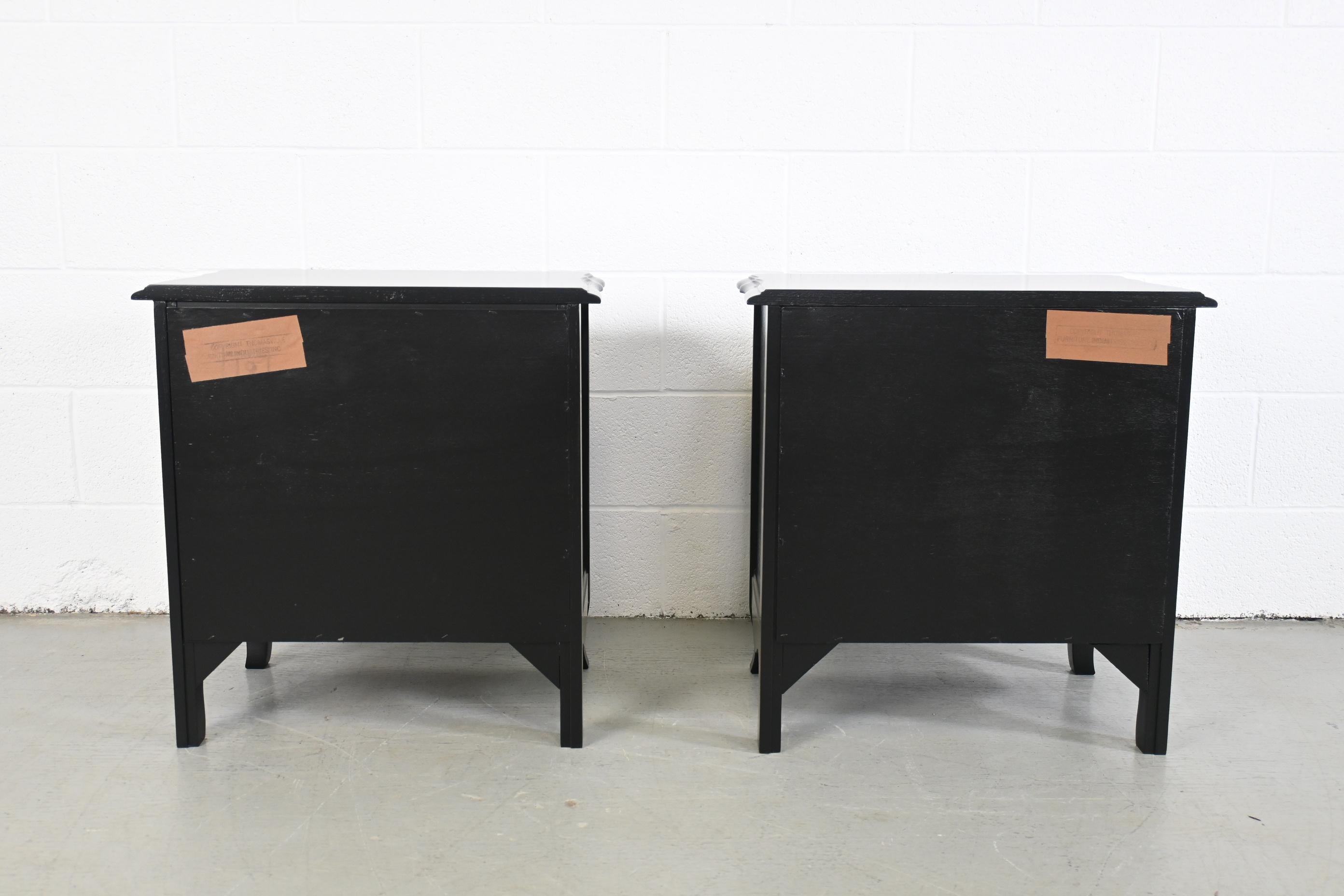 Thomasville French Provincial Black Lacquered Nightstands, Pair For Sale 1