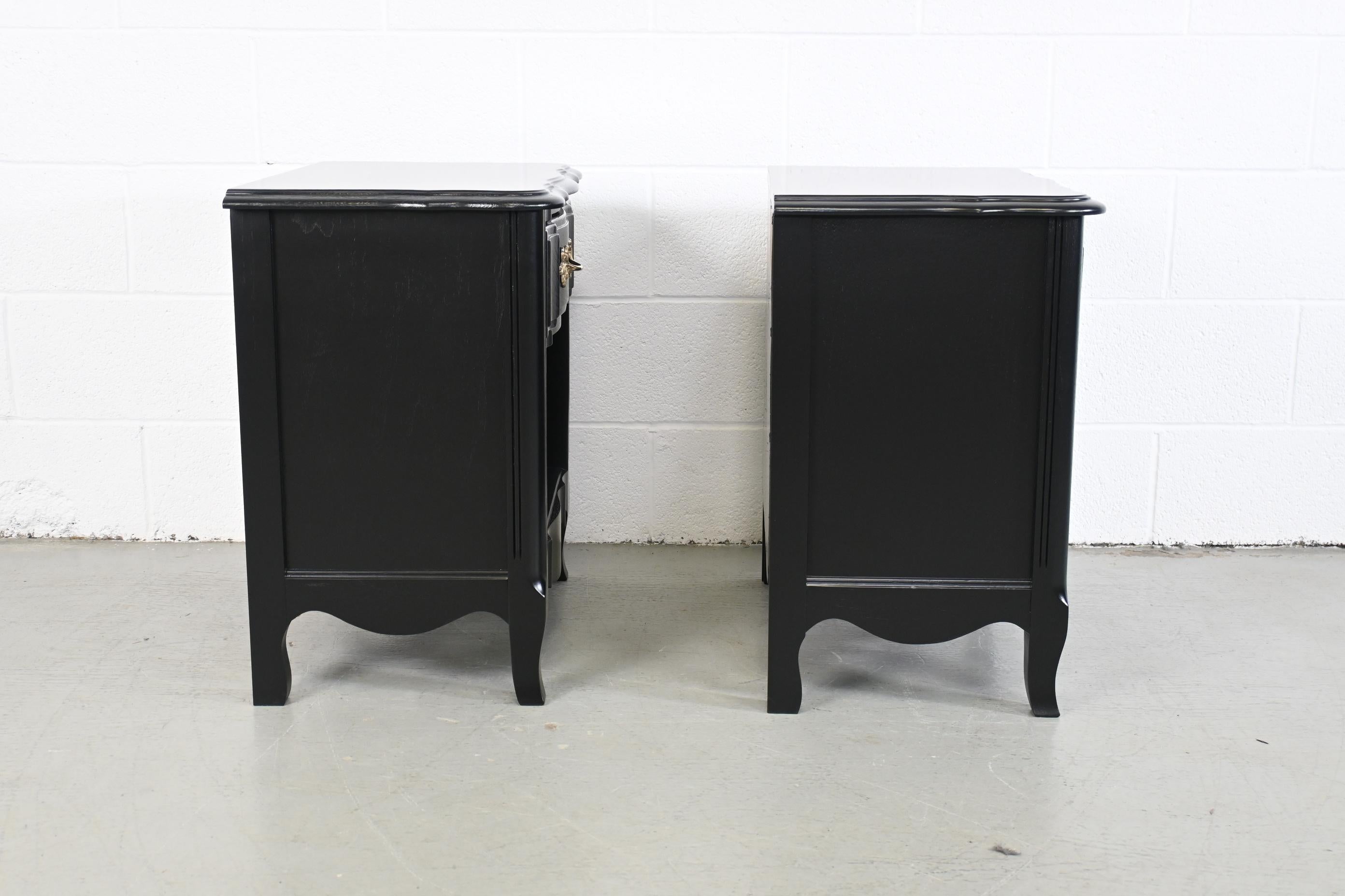 Wood Thomasville French Provincial Black Lacquered Nightstands, Pair For Sale