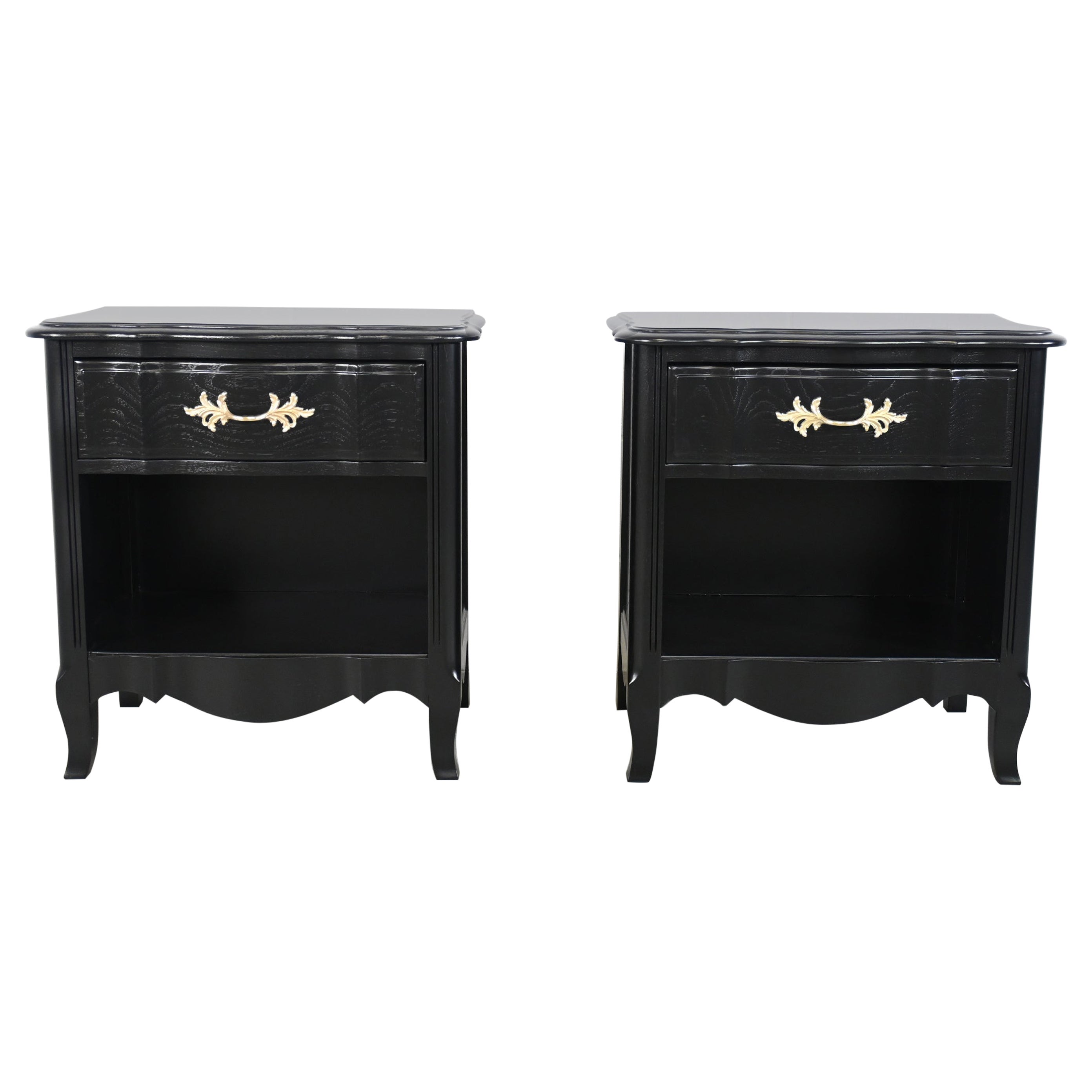 Thomasville French Provincial Black Lacquered Nightstands, Pair For Sale