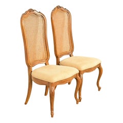 Chaises d'appoint Thomasville de style provincial français Louis XV, en noyer sculpté et dossier en rotin