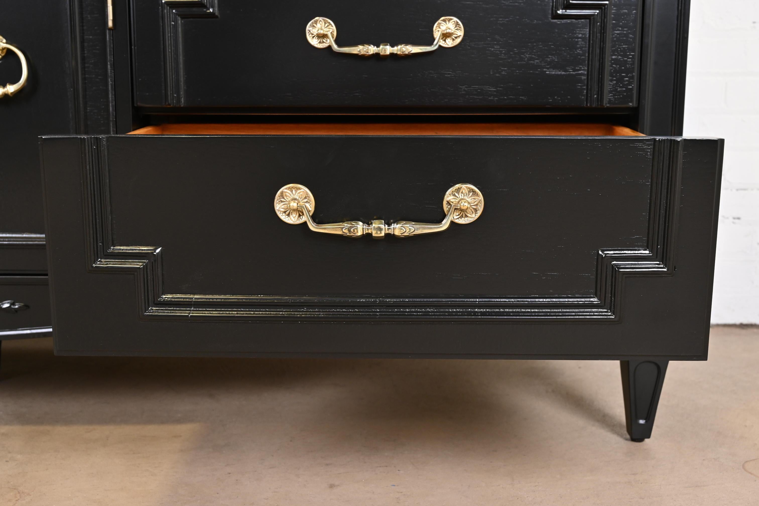 Thomasville French Regency Louis XVI Black Lacquered Dresser, Newly Refinished For Sale 4