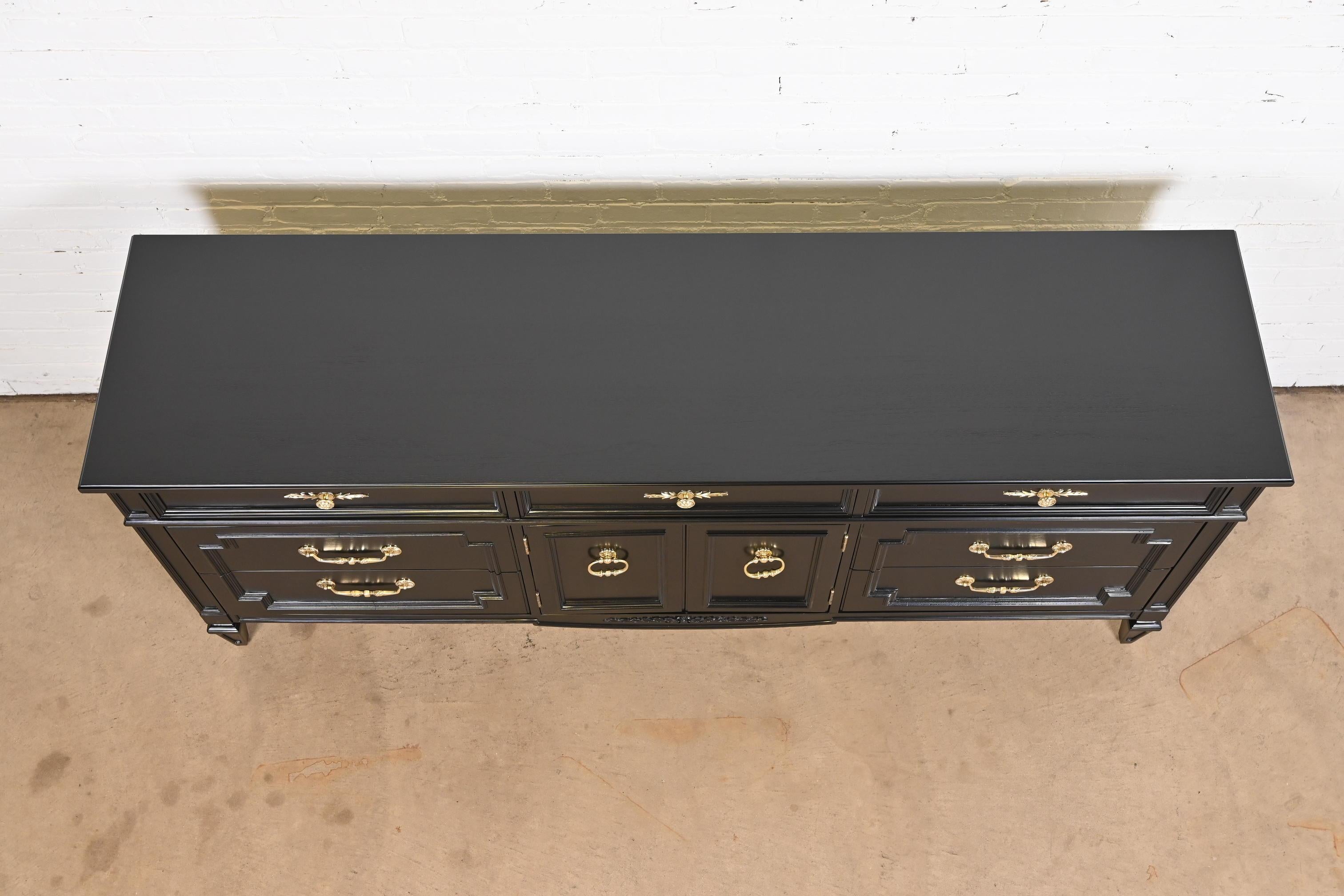 Thomasville French Regency Louis XVI Black Lacquered Dresser, Newly Refinished For Sale 9