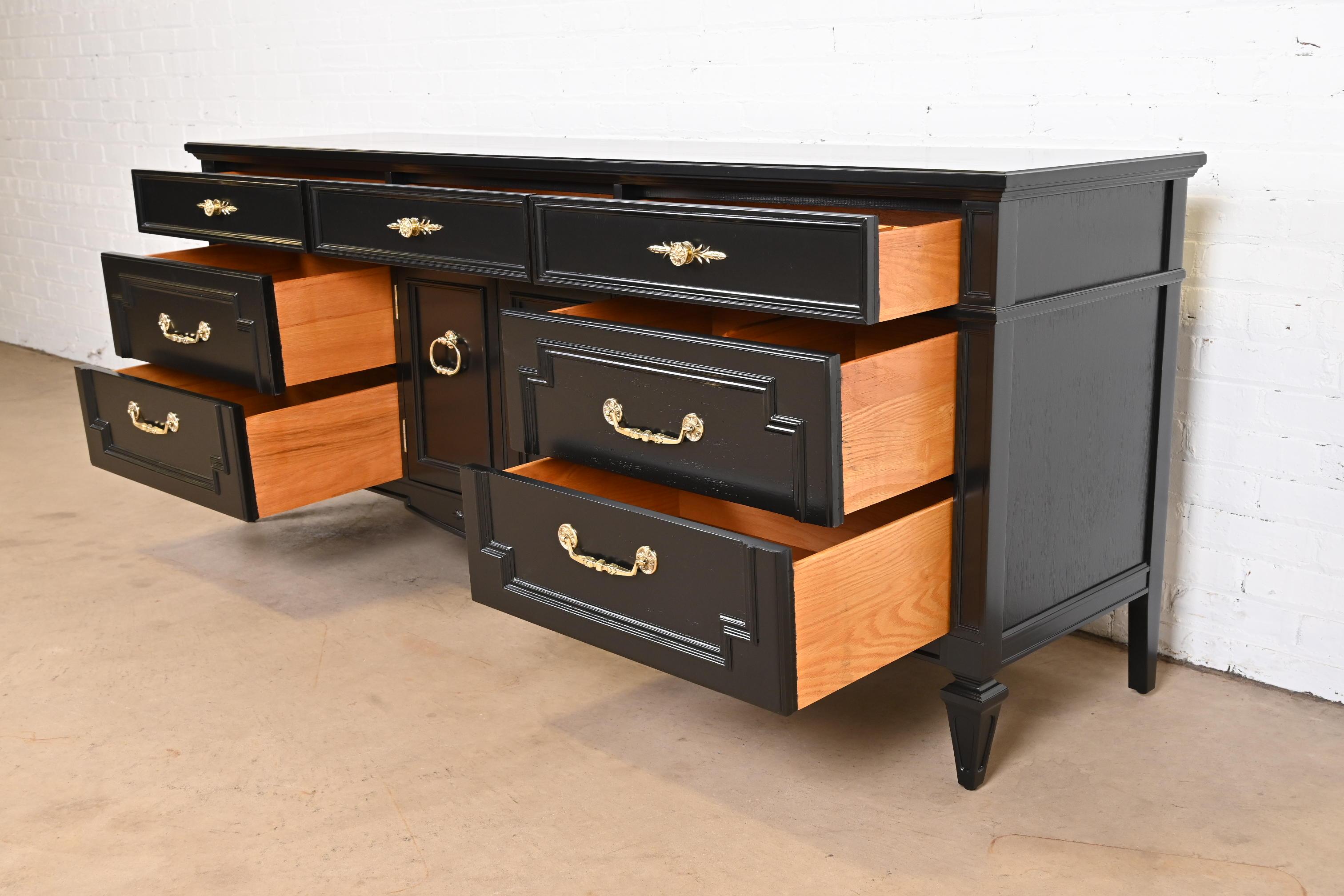 Thomasville French Regency Louis XVI Black Lacquered Dresser, Newly Refinished For Sale 3