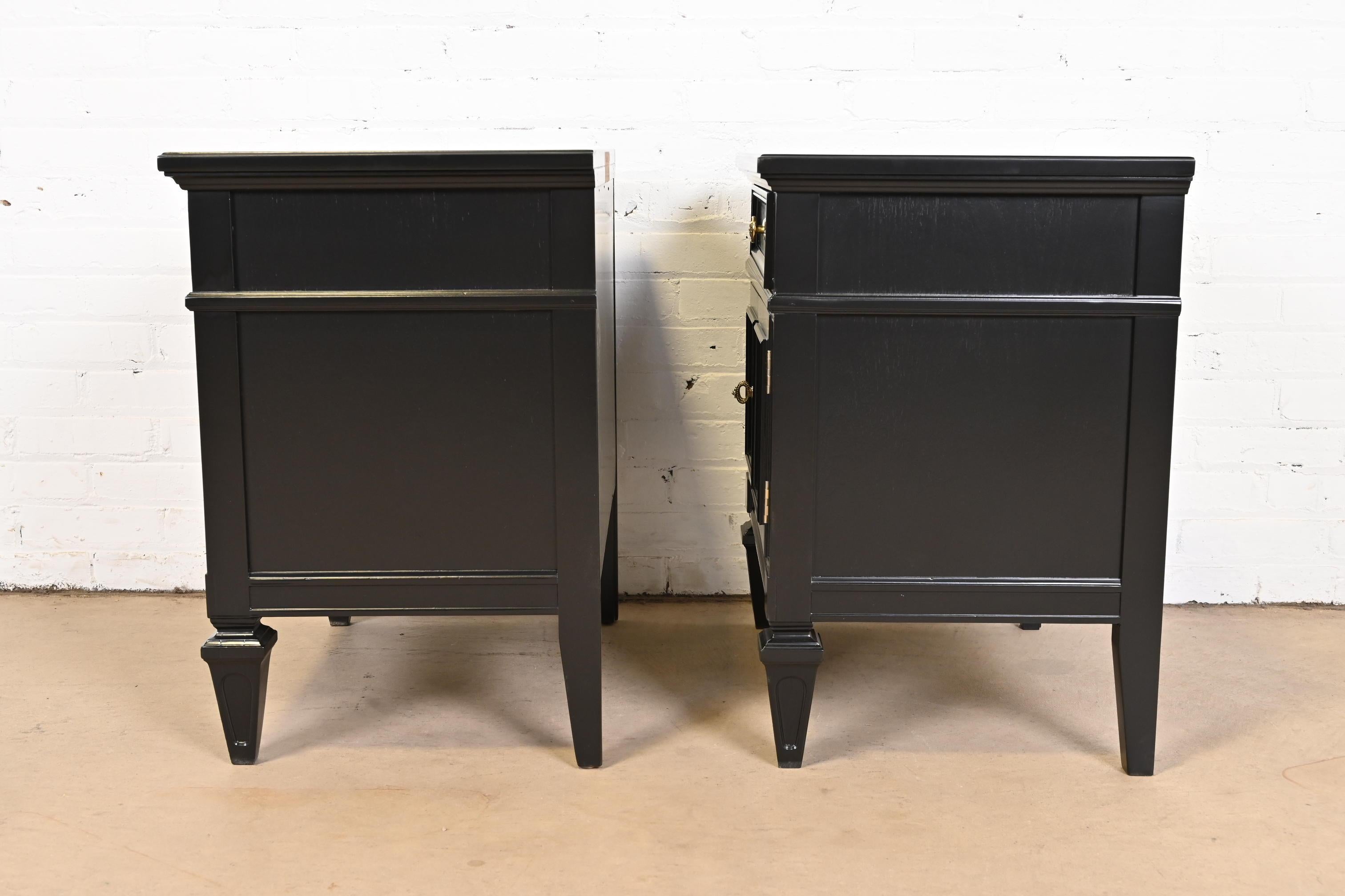 Thomasville French Regency Louis XVI Black Lacquered Nightstands, Refinished 4