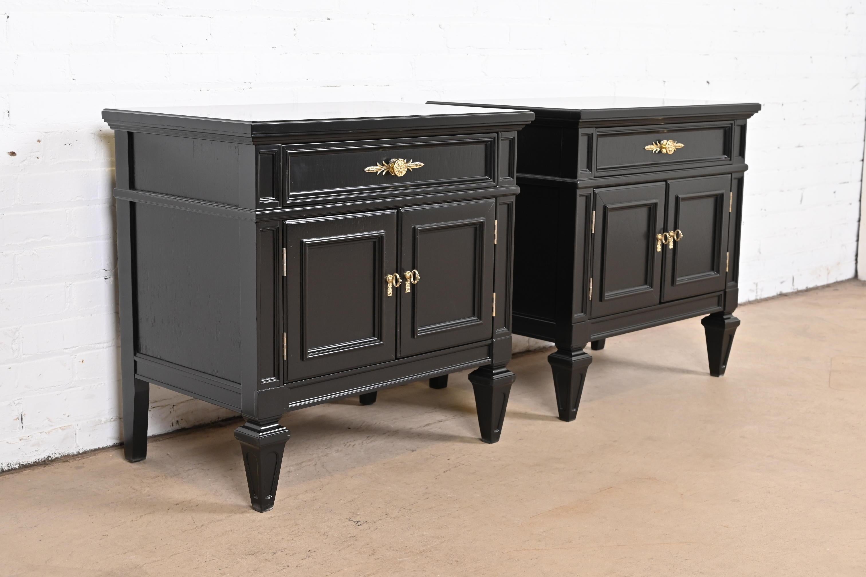Mid-20th Century Thomasville French Regency Louis XVI Black Lacquered Nightstands, Refinished