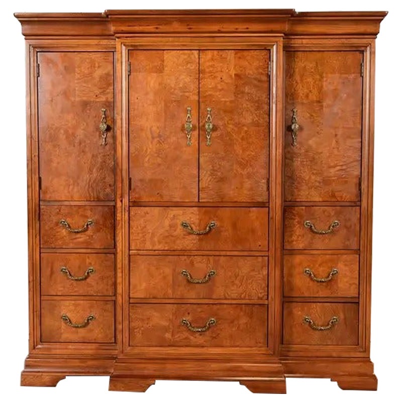 Coffre ou presse à linge de style Régence Louis XVI en bois de ronce pour homme en vente