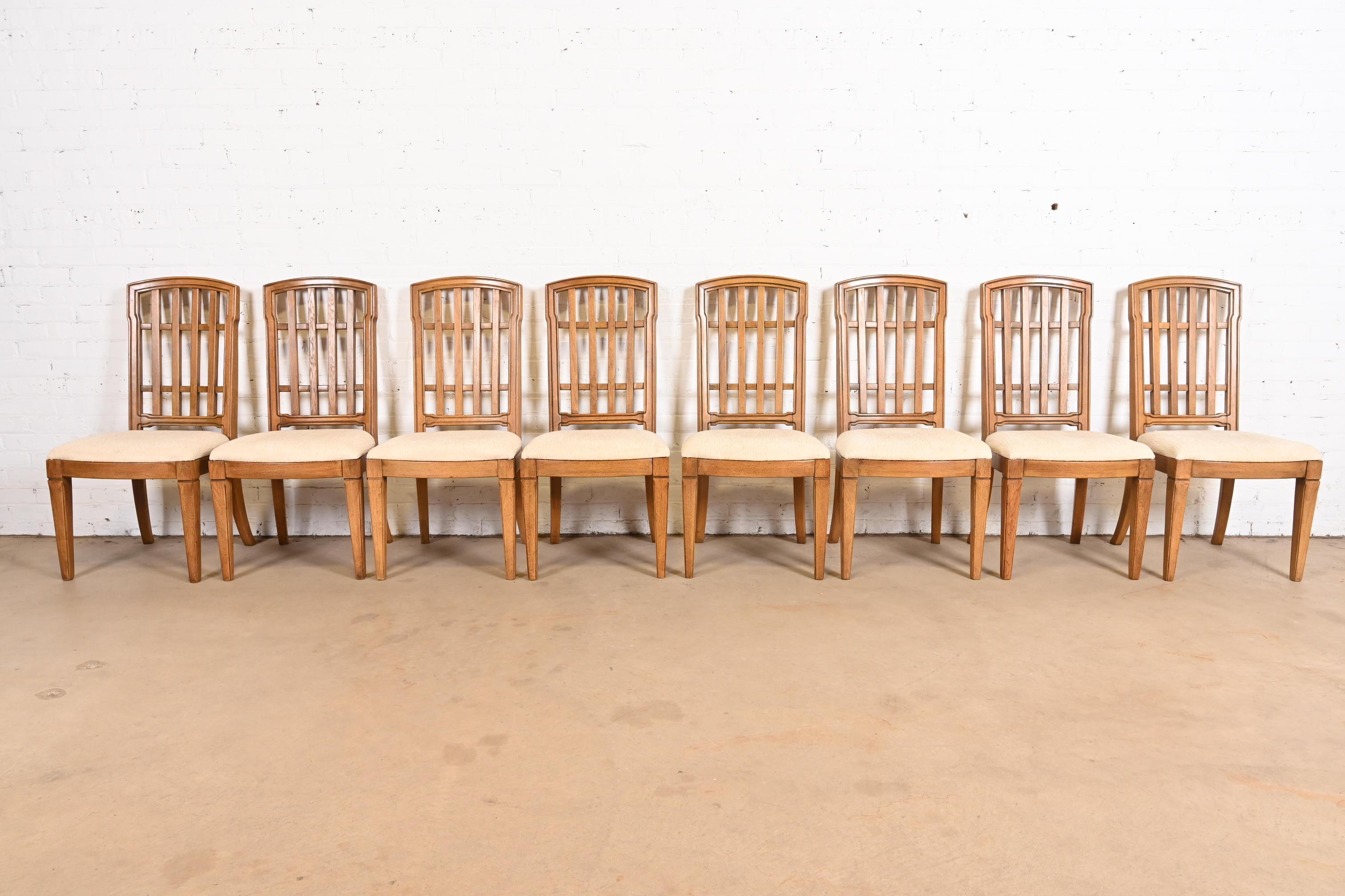 Thomasville French Regency Louis XVI Carved Walnut Dining Chairs, Set of Eight In Good Condition For Sale In South Bend, IN
