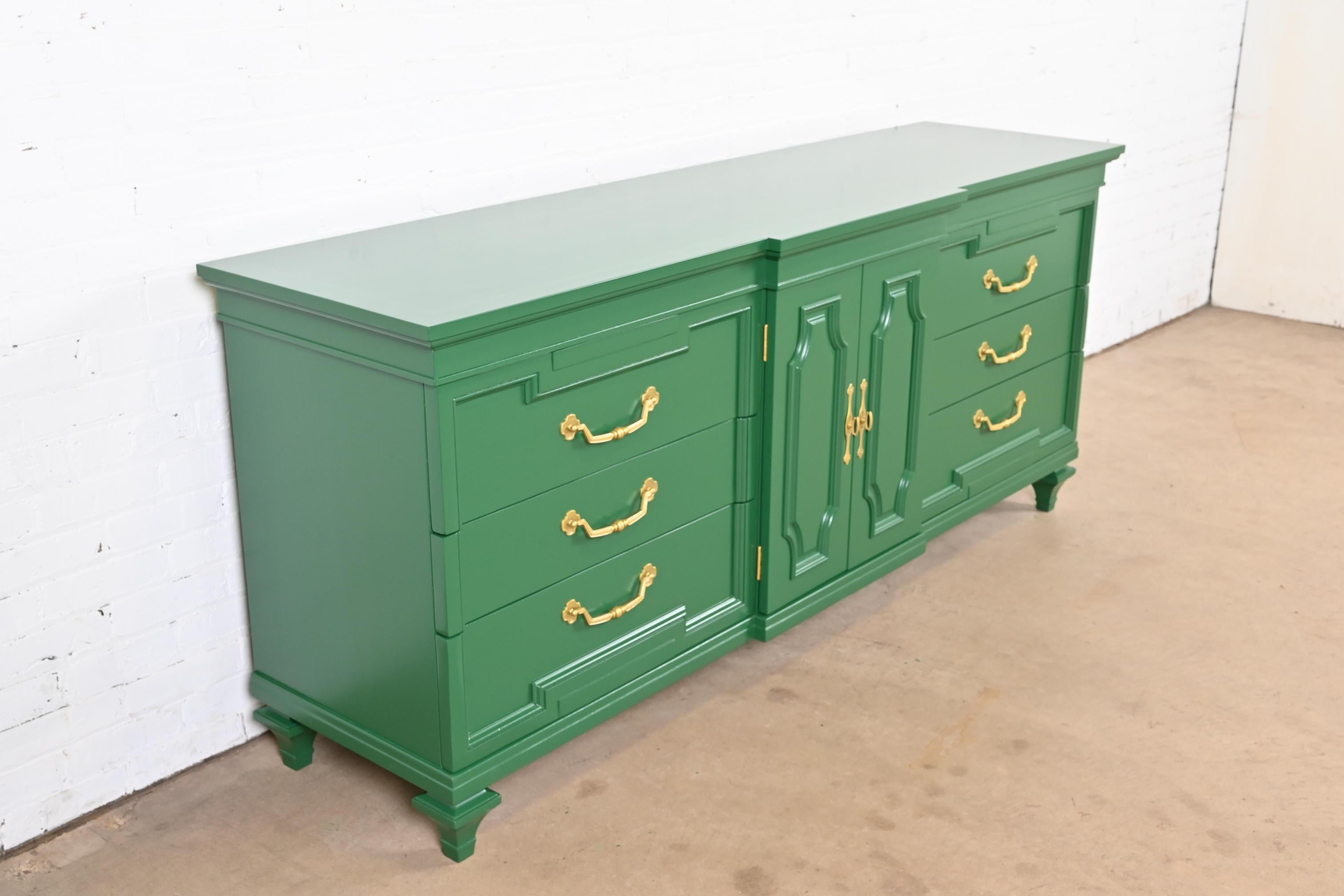 Thomasville French Regency Louis XVI Green Lacquered Dresser or Credenza In Good Condition In South Bend, IN