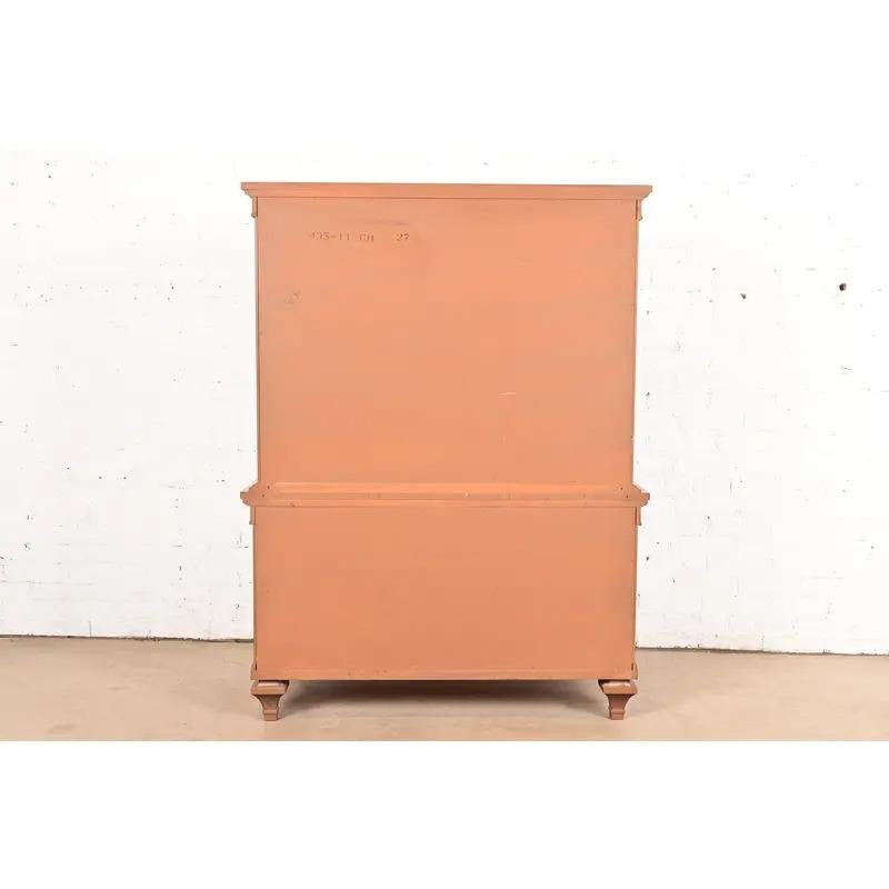 Coffre d'homme Louis XVI Régence française en noyer et bois de ronce en vente 9