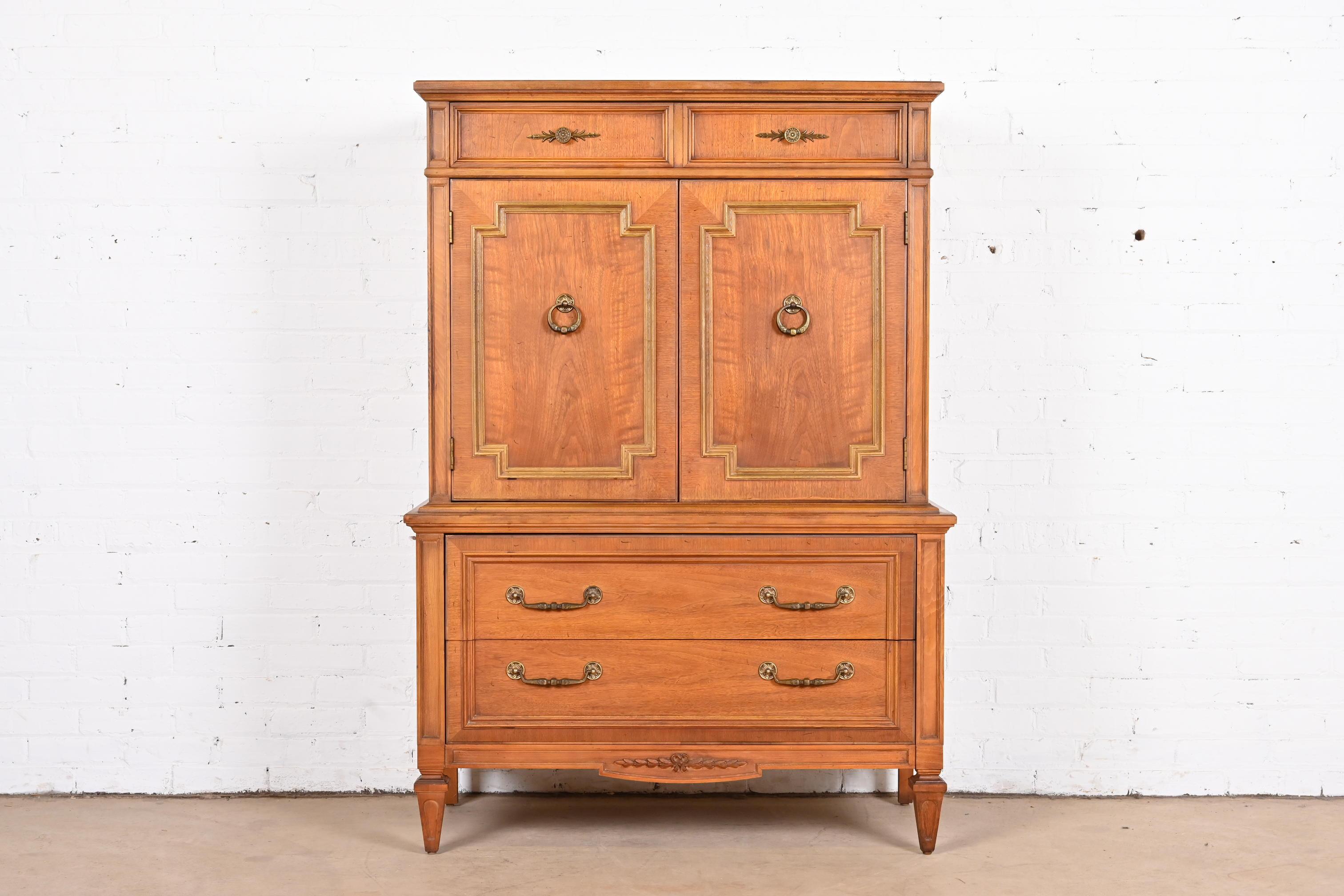 Thomasville French Regency Louis XVI Walnut Gentleman's Chest In Good Condition In South Bend, IN