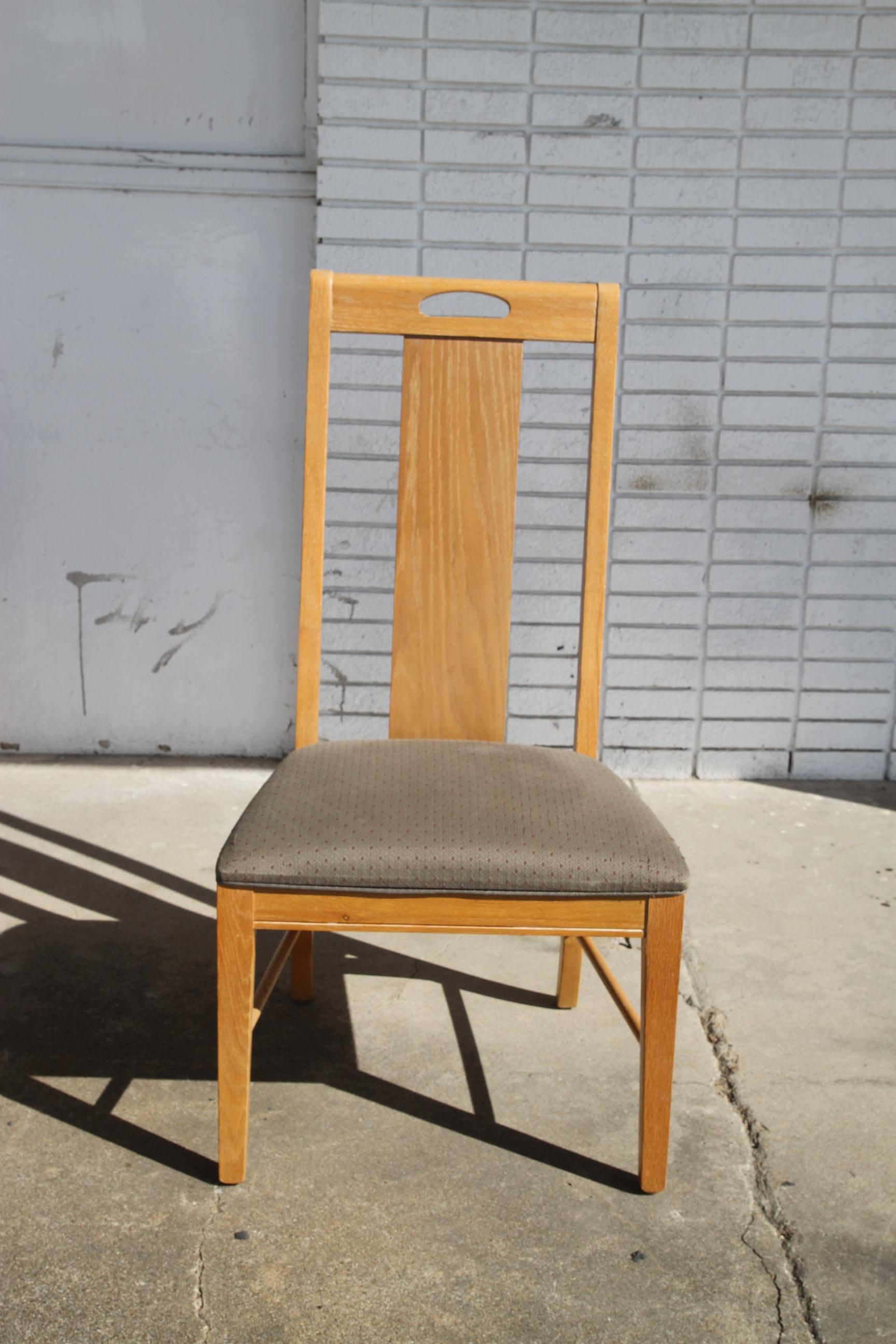 6 Thomasville Furniture Oak Dining Chairs In Good Condition For Sale In Pasadena, TX