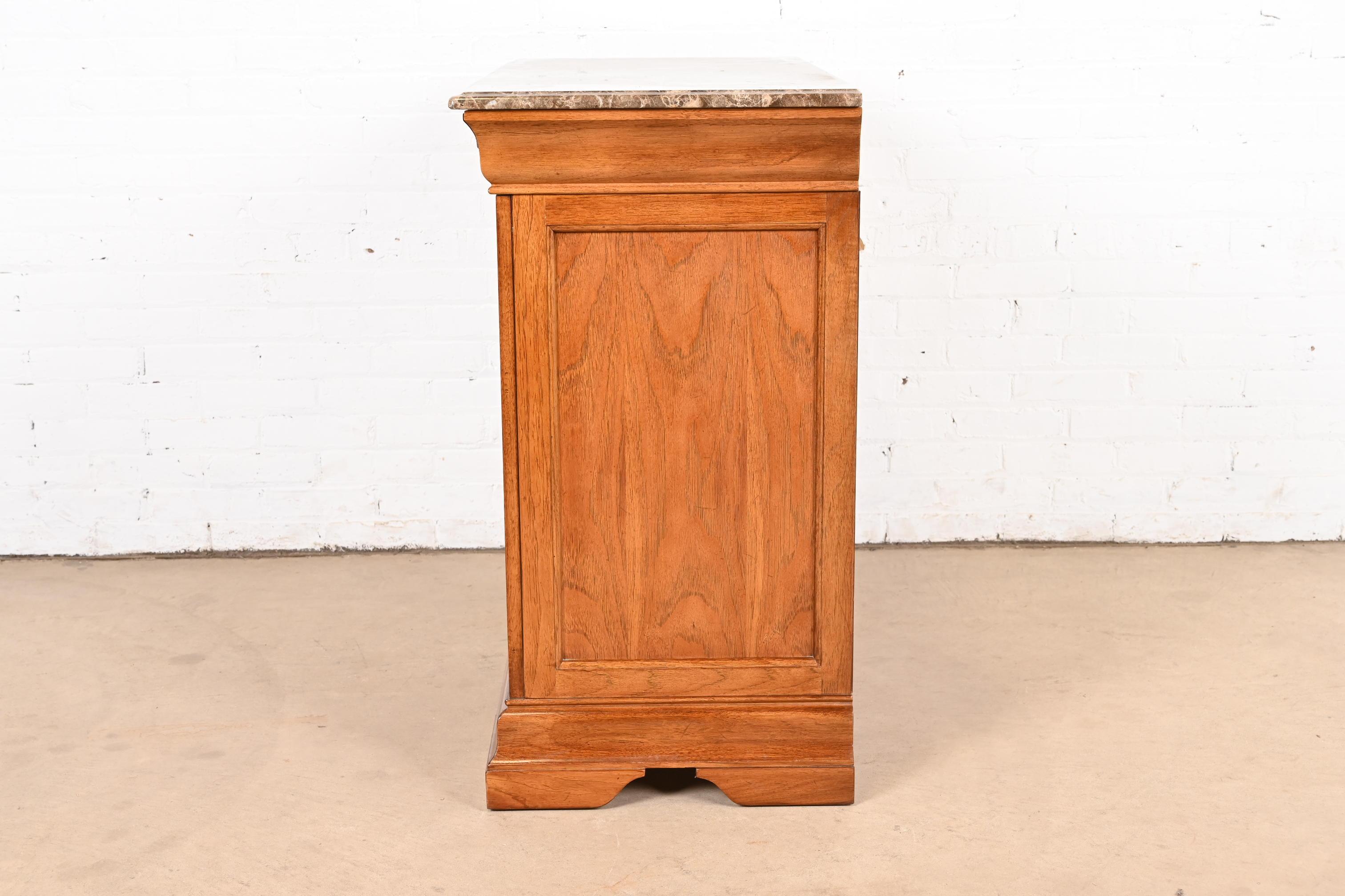 Thomasville Georgian Burled Walnut Marble Top Four-Drawer Dresser For Sale 3