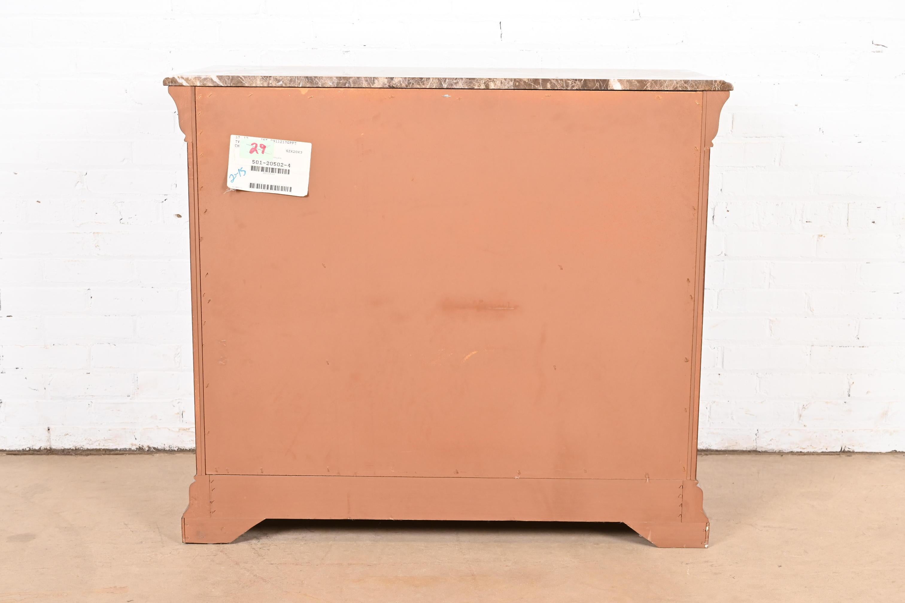 Thomasville Georgian Burled Walnut Marble Top Four-Drawer Dresser For Sale 4