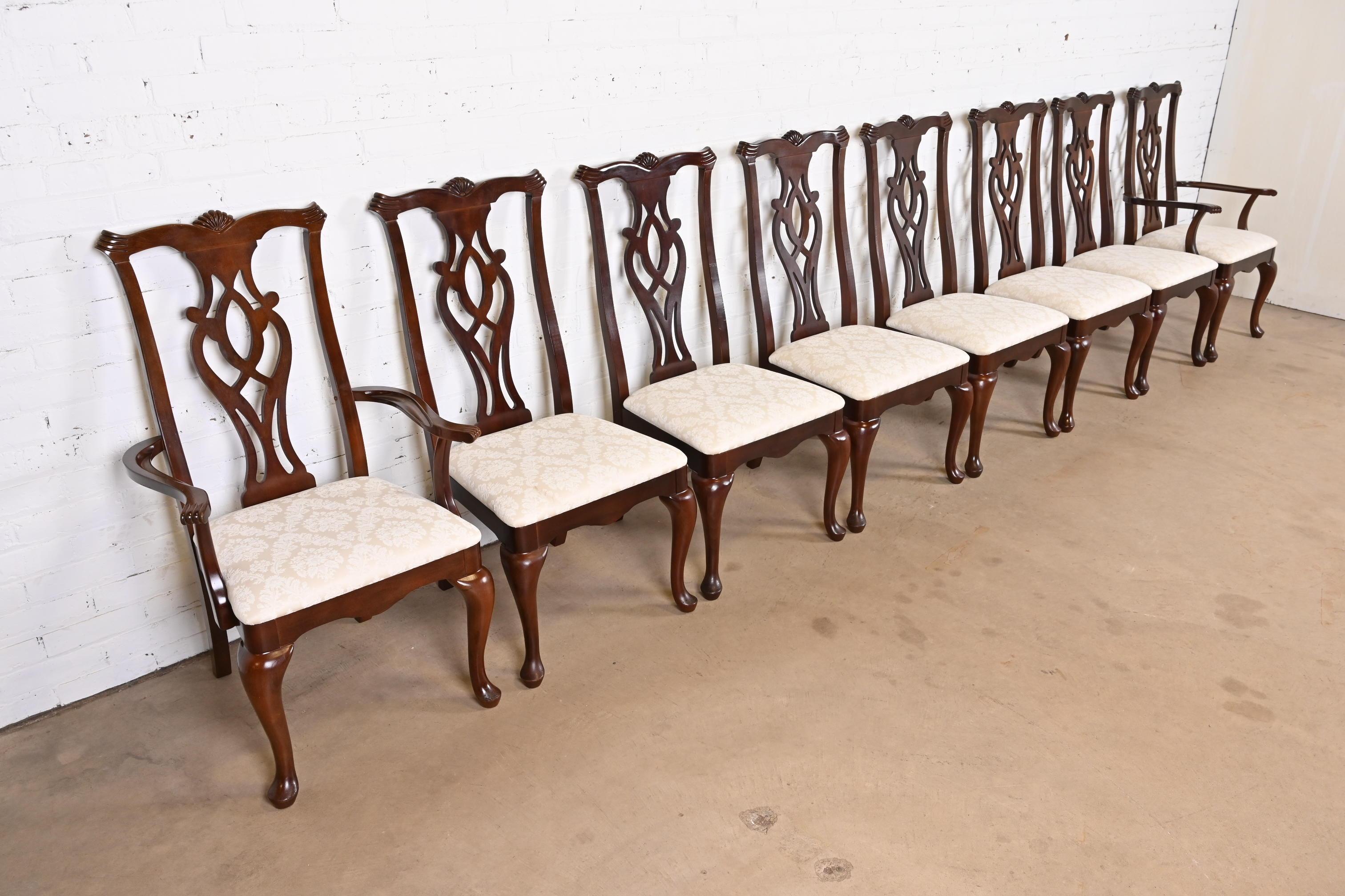 20th Century Thomasville Georgian Carved Mahogany Dining Chairs, Set of Eight