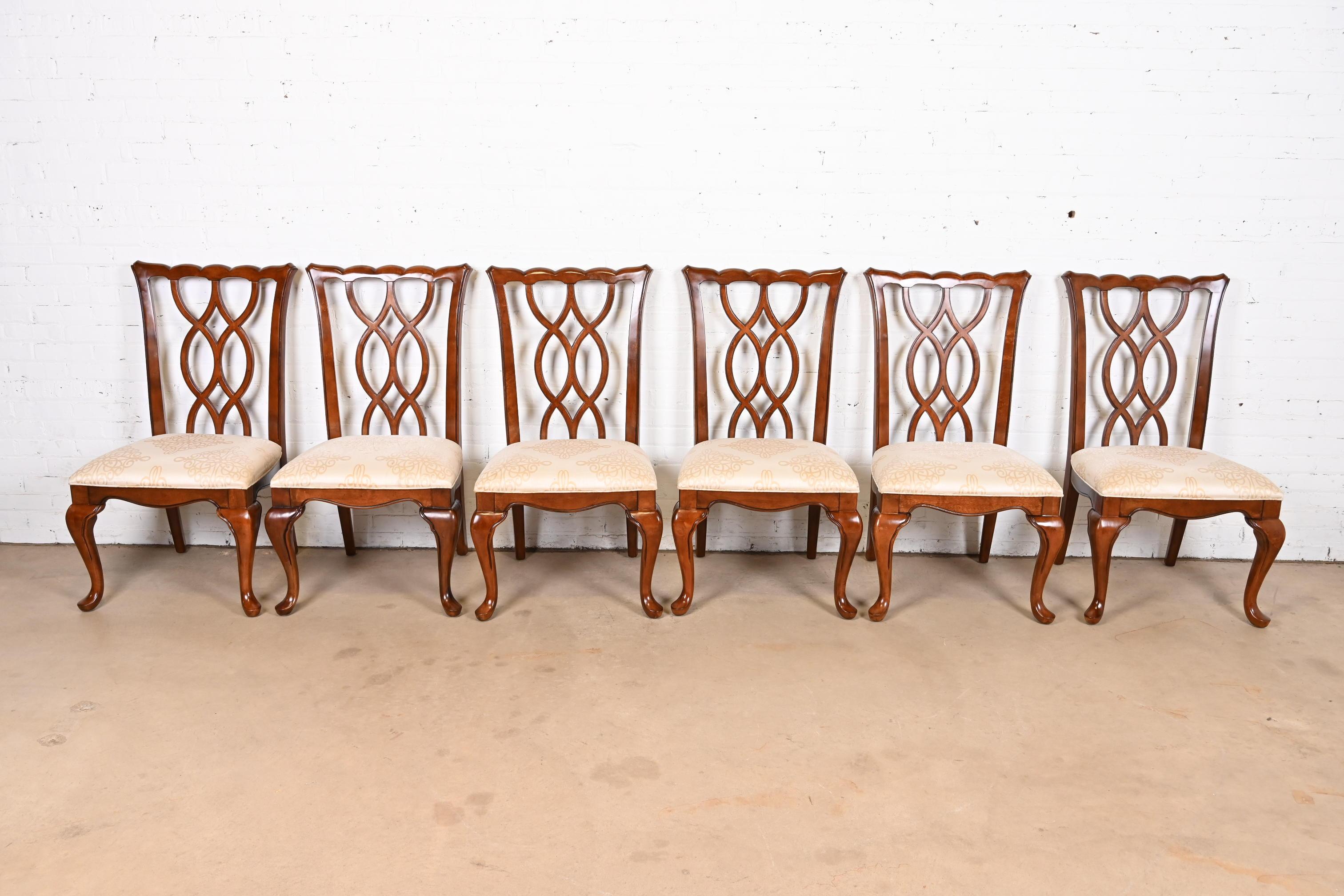 Contemporary Thomasville Georgian Carved Mahogany Dining Chairs, Set of Six For Sale