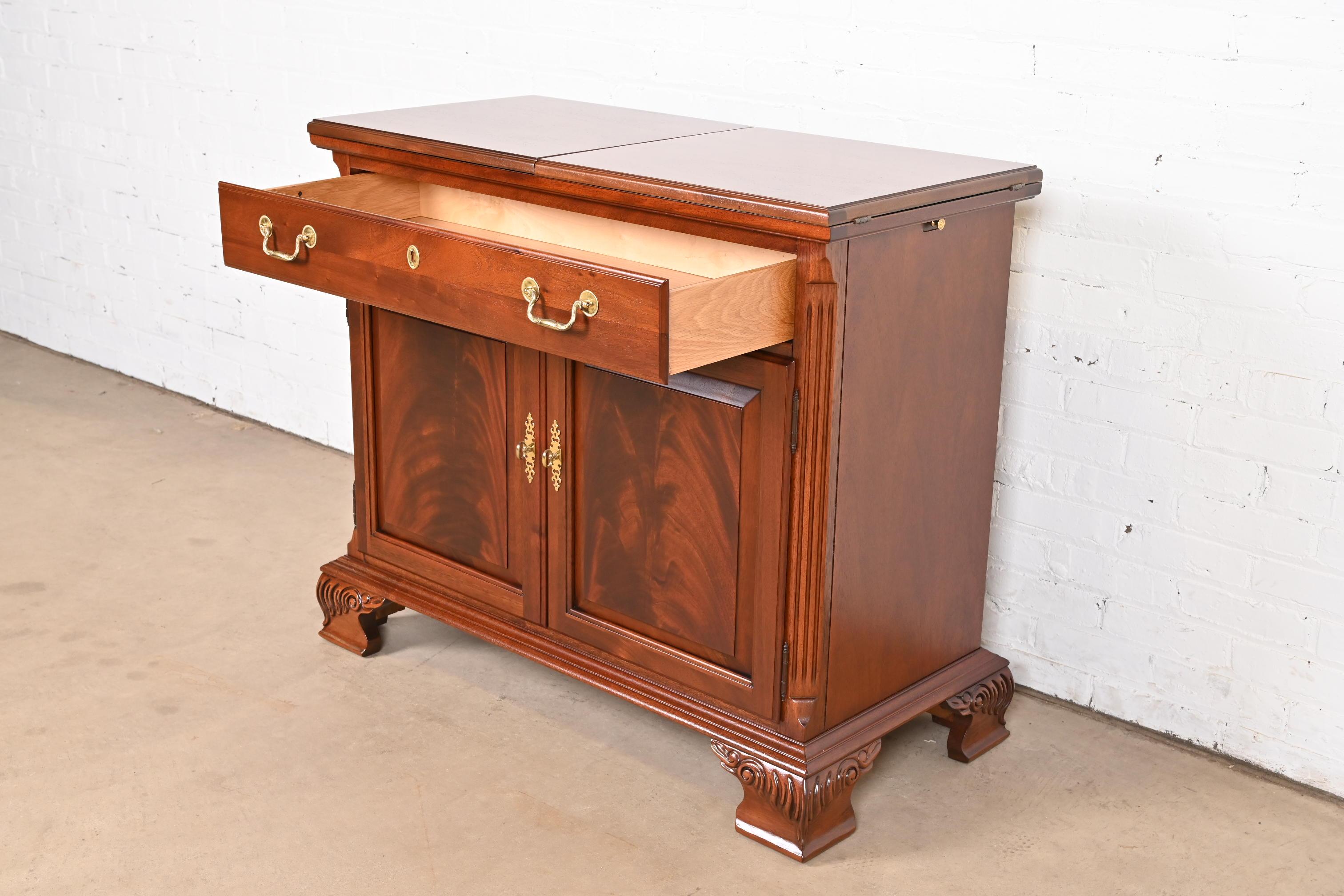 Thomasville Georgian Flame Mahogany Flip Top Server or Bar Cabinet, Refinished For Sale 8