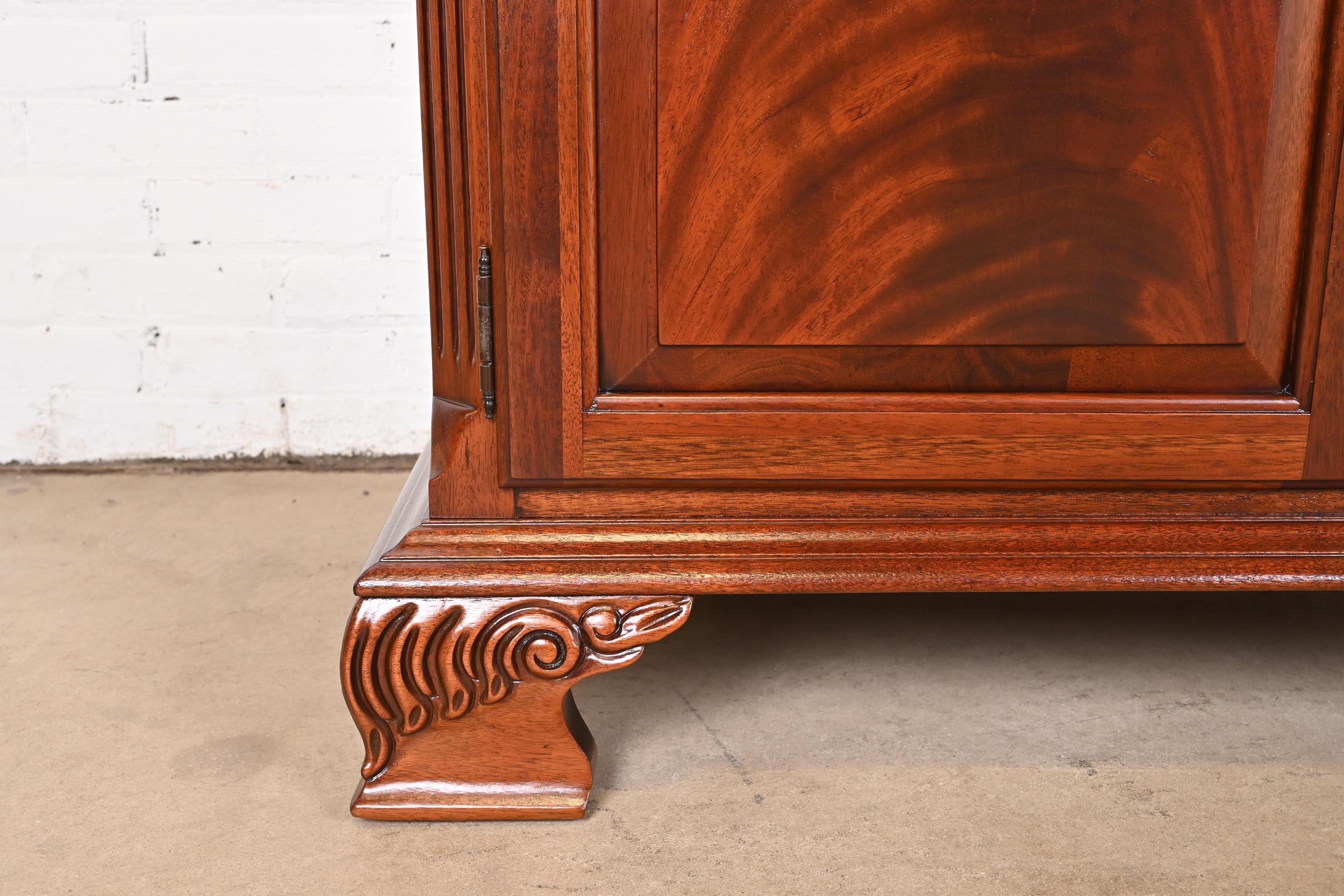 Thomasville Georgian Flame Mahogany Flip Top Server or Bar Cabinet, Refinished For Sale 11