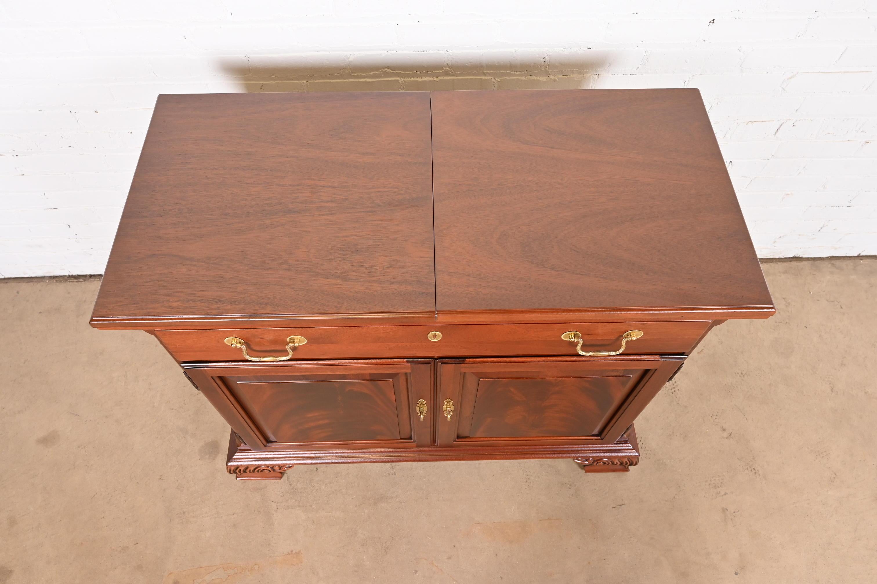 Thomasville Georgian Flame Mahogany Flip Top Server or Bar Cabinet, Refinished For Sale 2