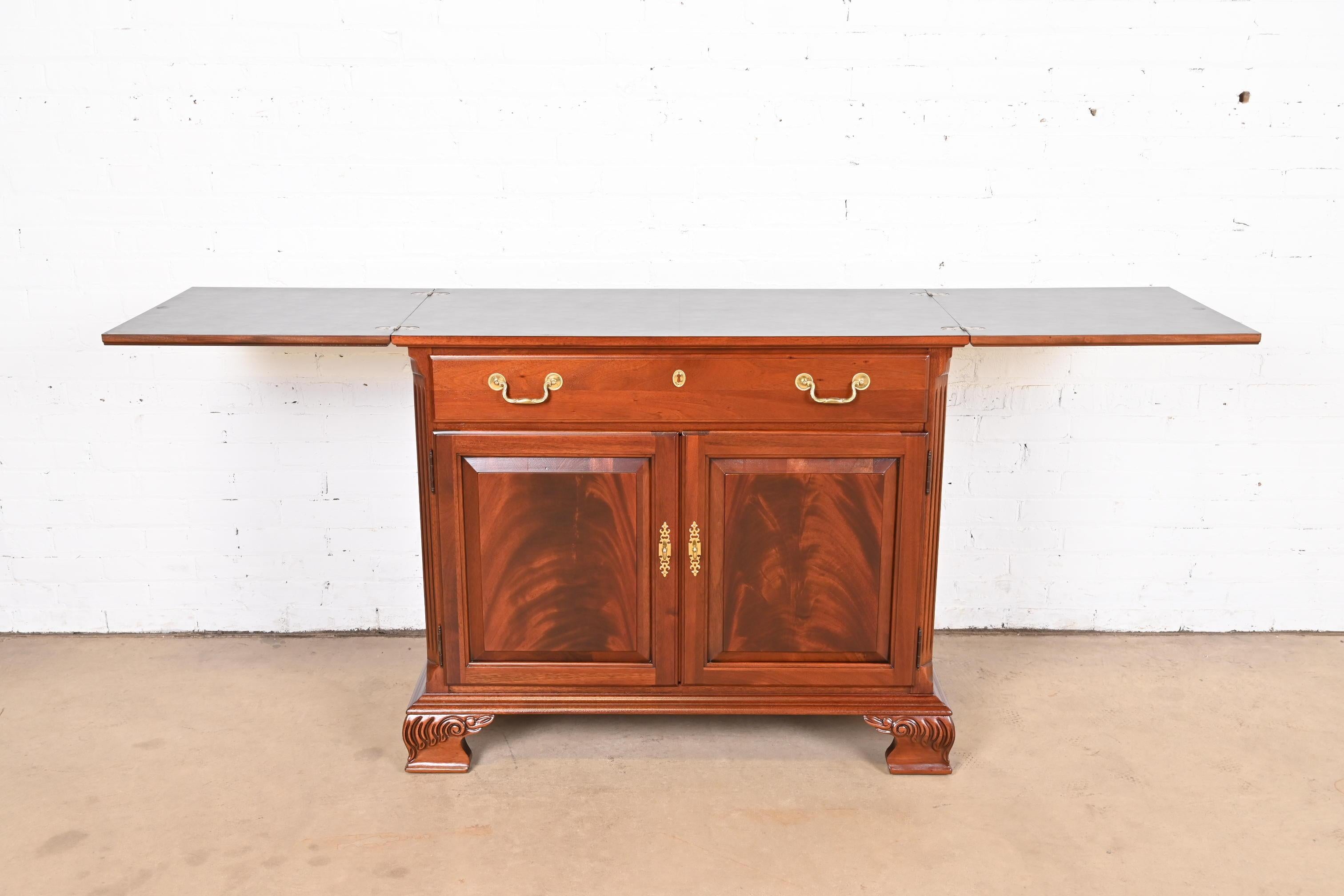 Thomasville Georgian Flame Mahogany Flip Top Server or Bar Cabinet, Refinished For Sale 3