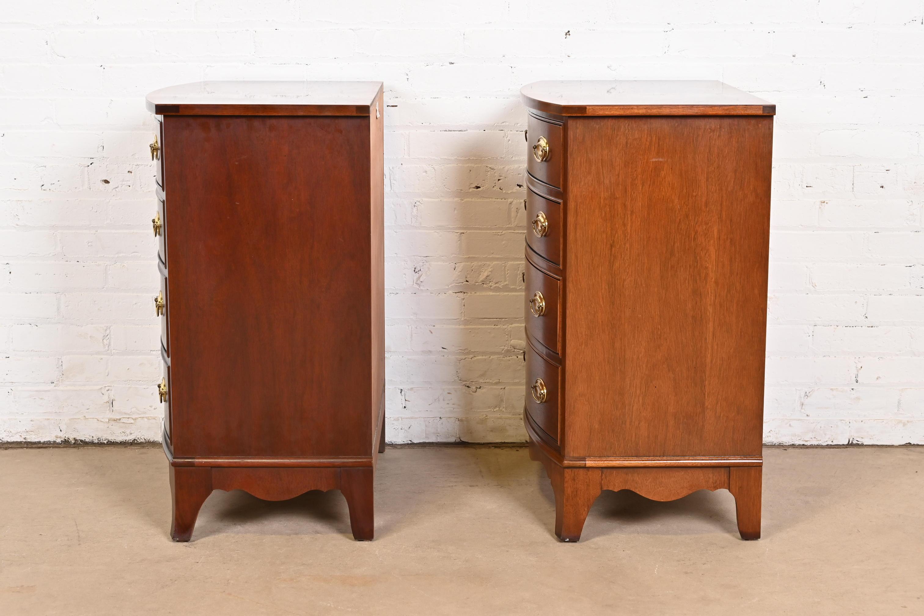 Thomasville Georgian Mahogany Four-Drawer Bow Front Bedside Chests, Pair 4