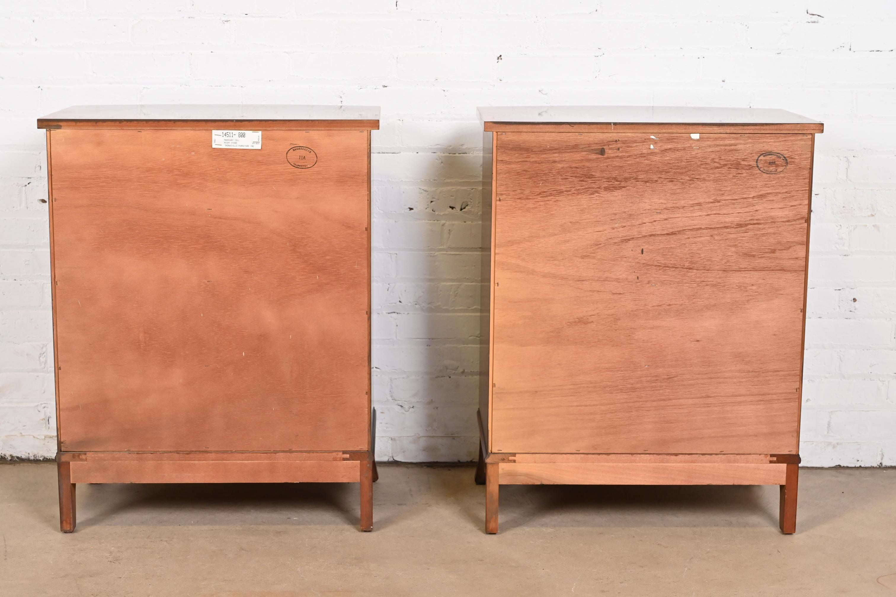 Thomasville Georgian Mahogany Four-Drawer Bow Front Bedside Chests, Pair 5