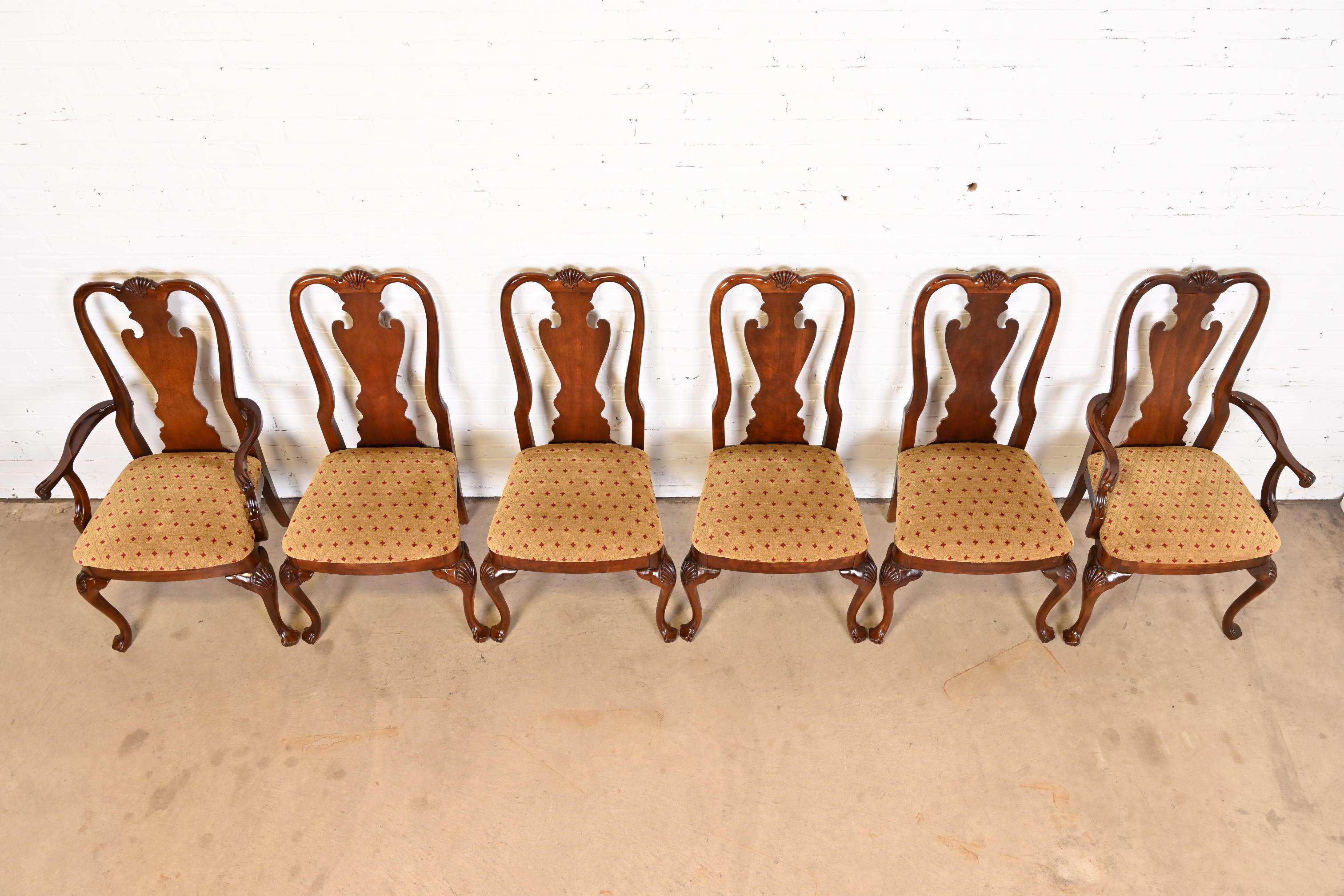 Late 20th Century Thomasville Georgian Queen Anne Carved Mahogany Dining Chairs, Set of Six For Sale